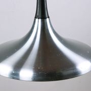 Grande suspension Allemande en métal chromé, modèle Tulip par Erco 1960.