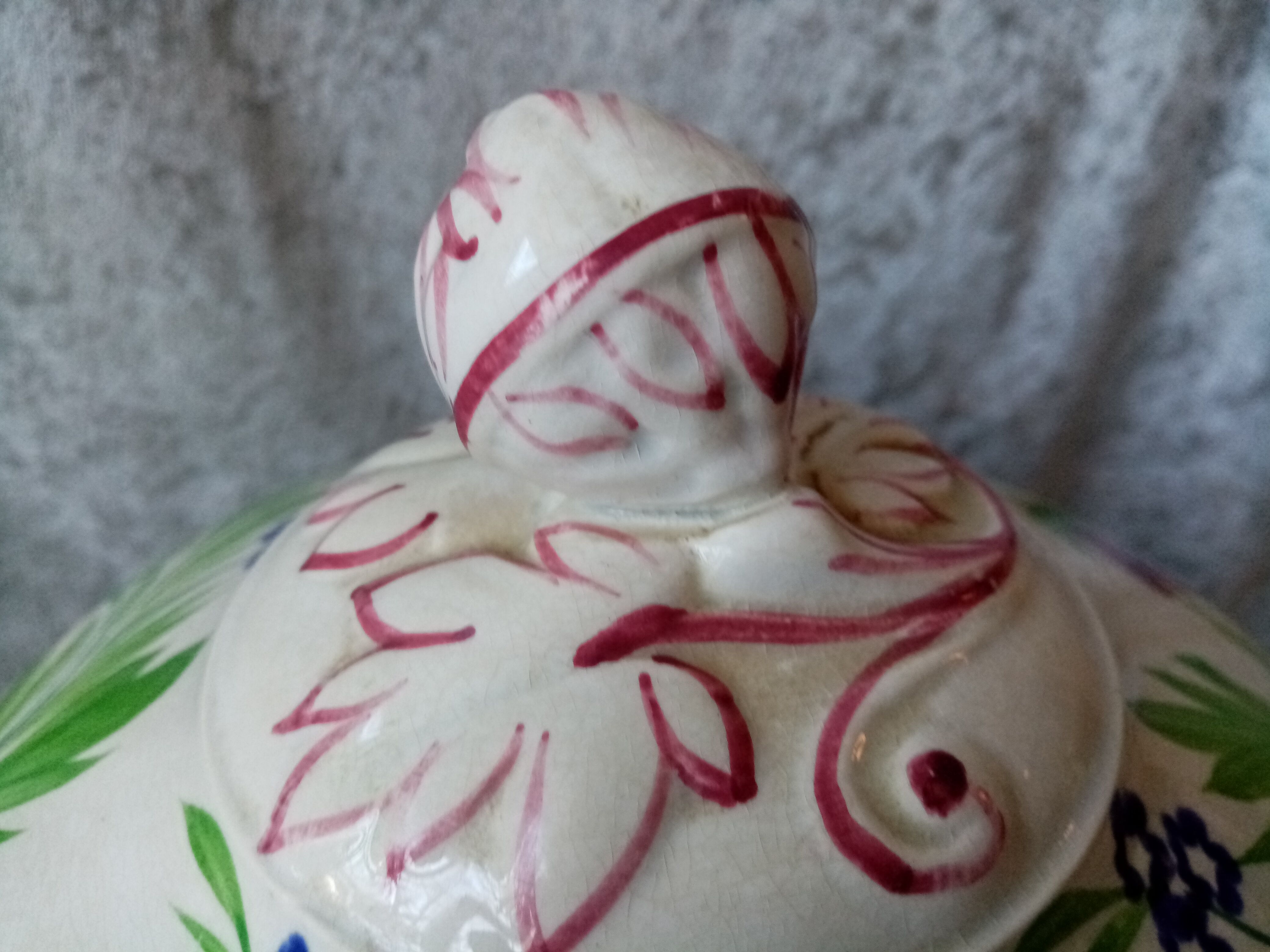 Soupiere with floral decoration painted by hand sarreguemines signed