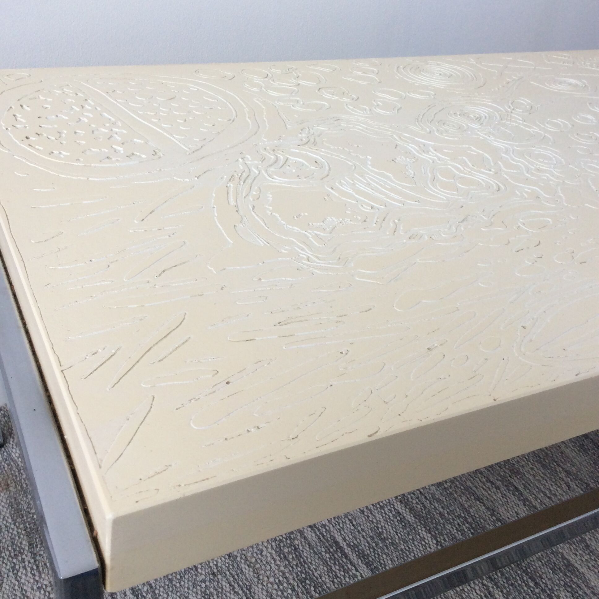Vintage coffee table 70 in molded resin and chrome metal