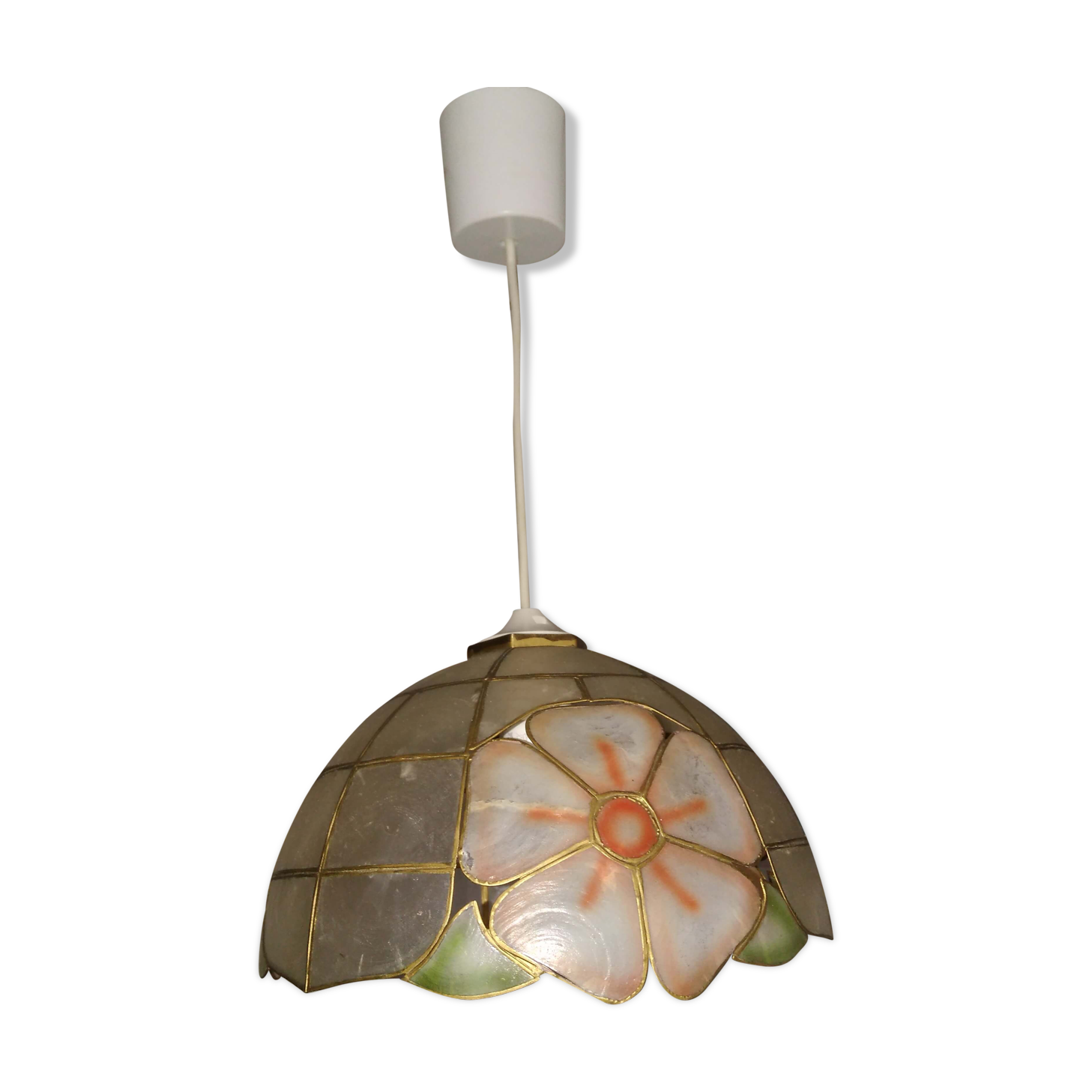 Suspension in vintage mother-of-pearl