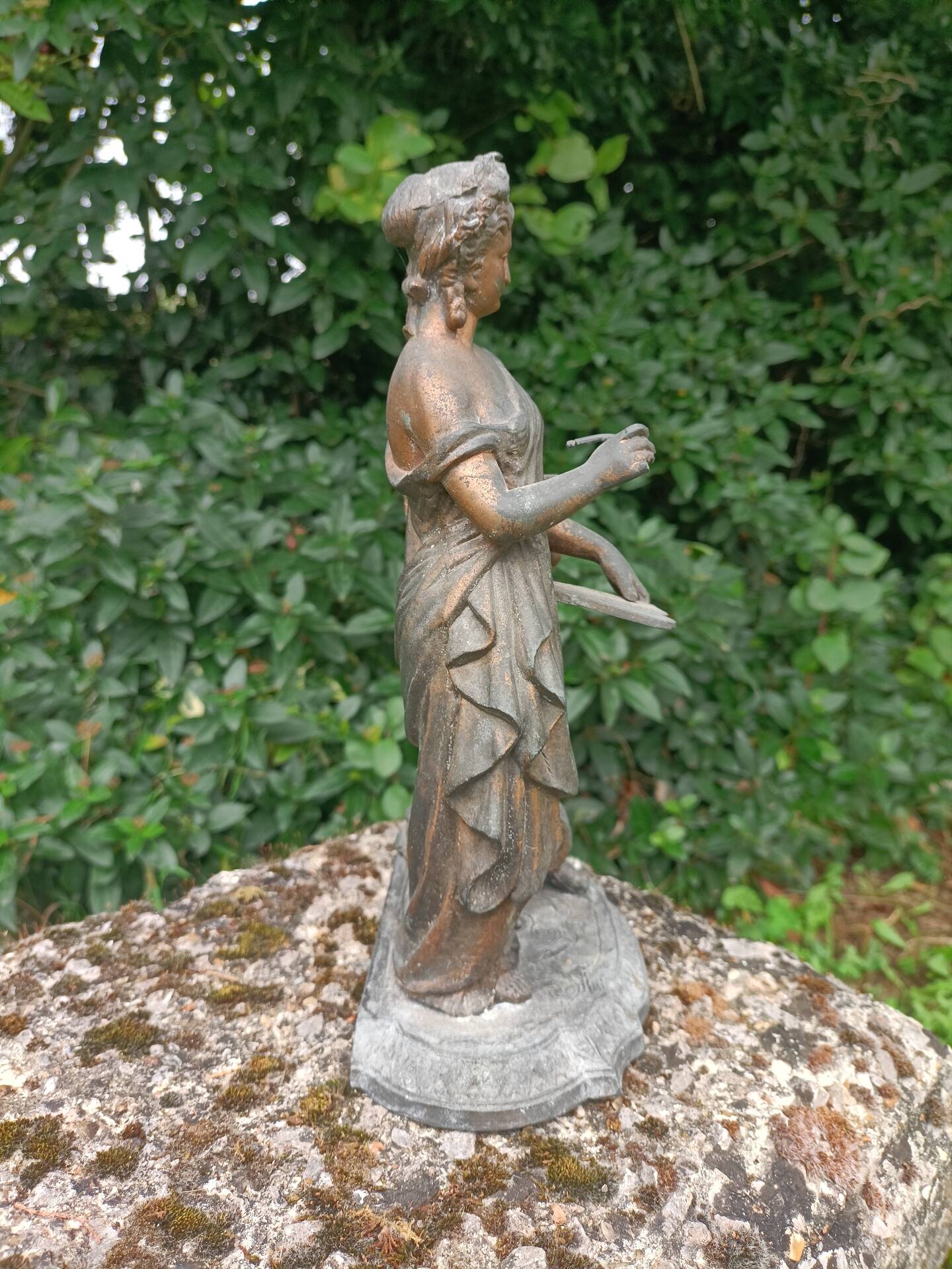Statue