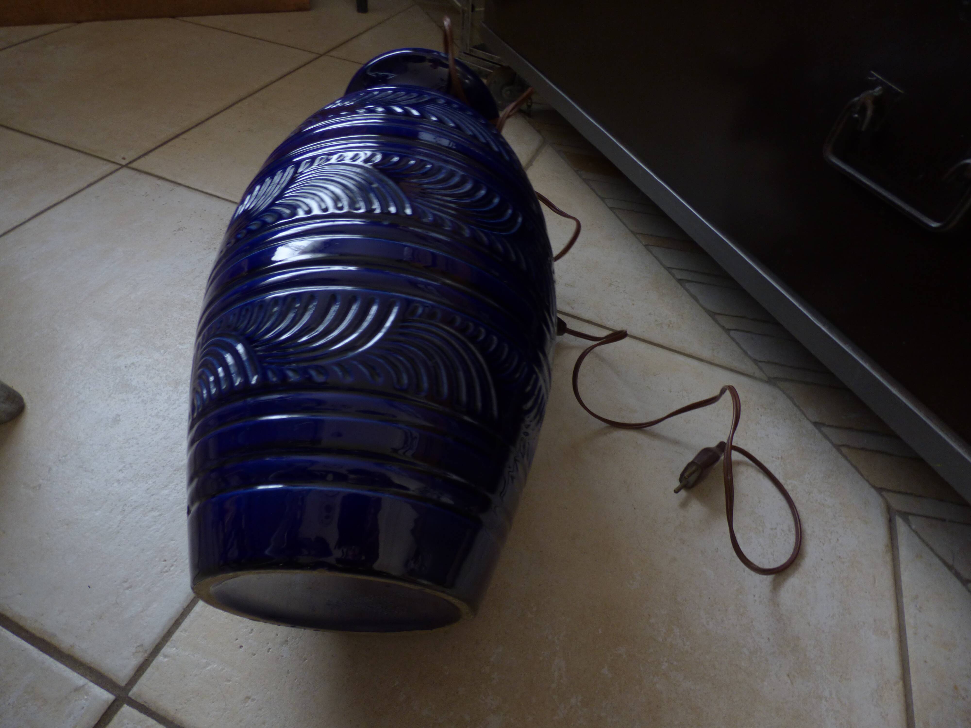 Large blue earthenware lamp base signed ST Clément France Plume 815-2 – Excellent condition