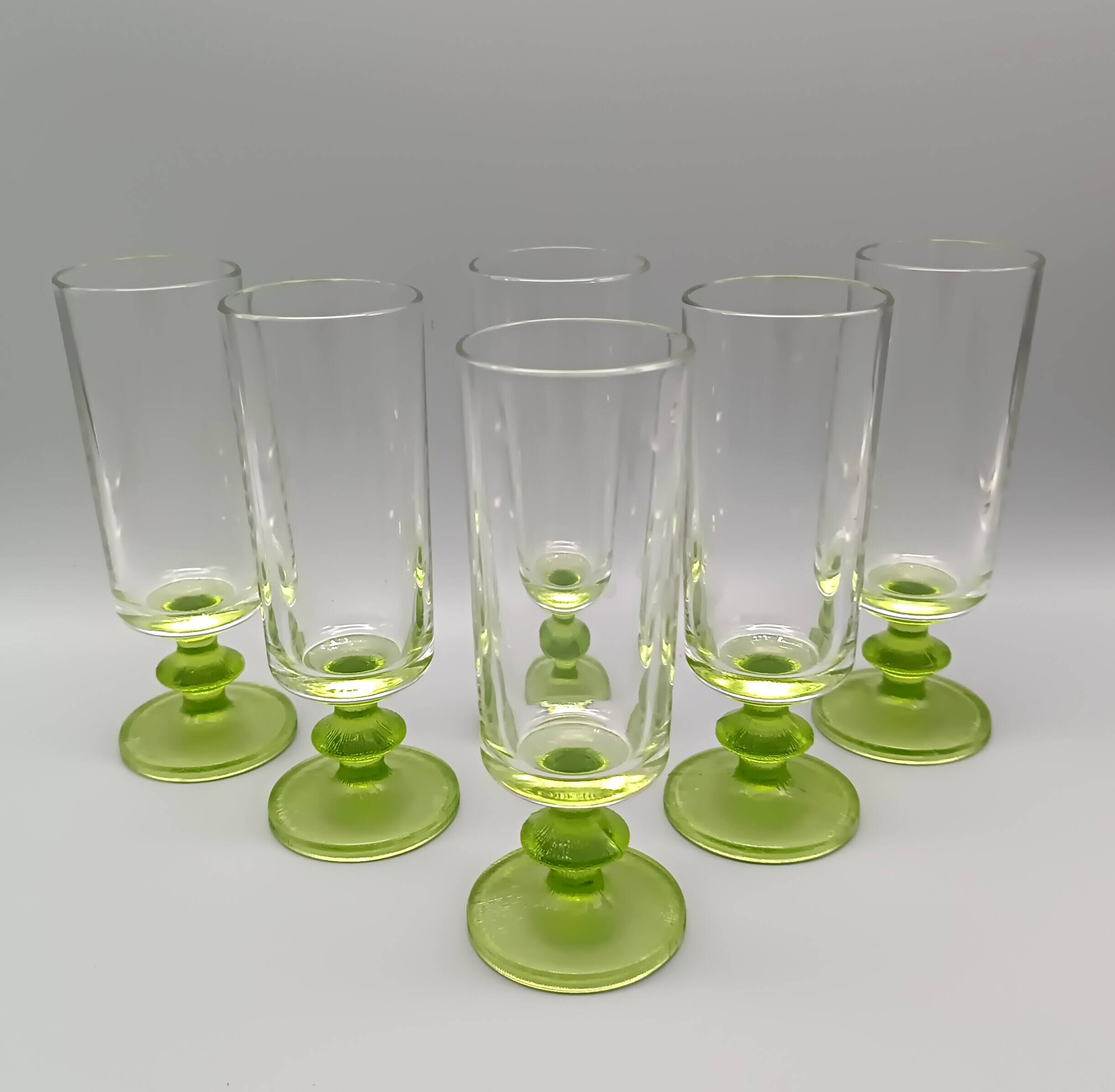 6 vintage champagne flutes with textured apple green base vemam italy