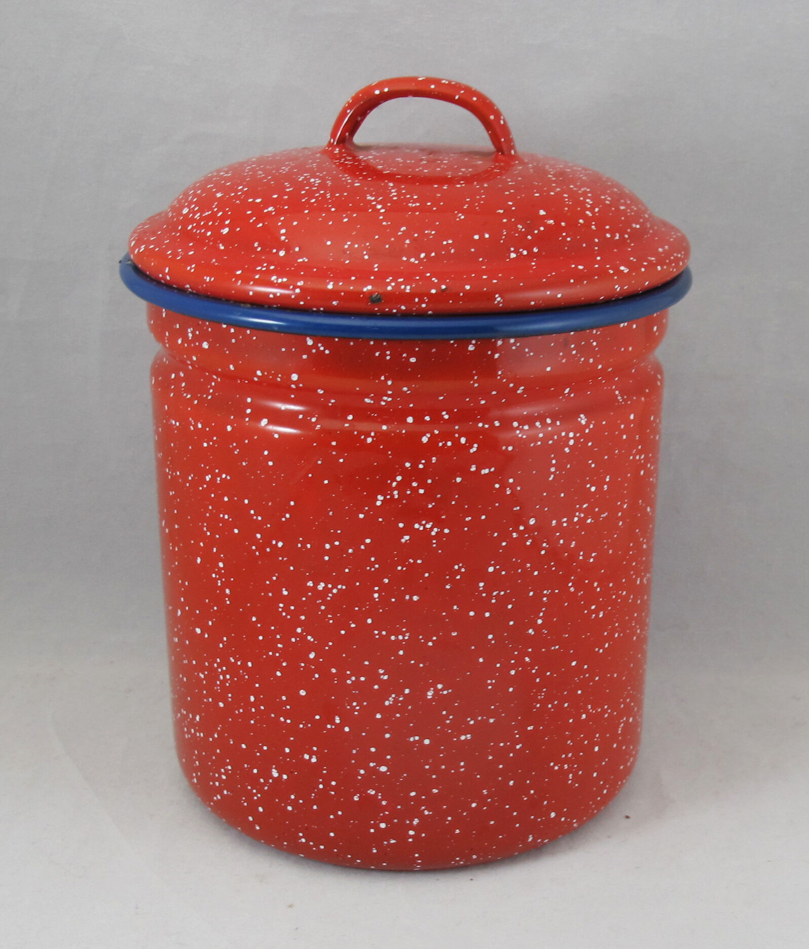 Pot couvercle en métal émaillé vintage