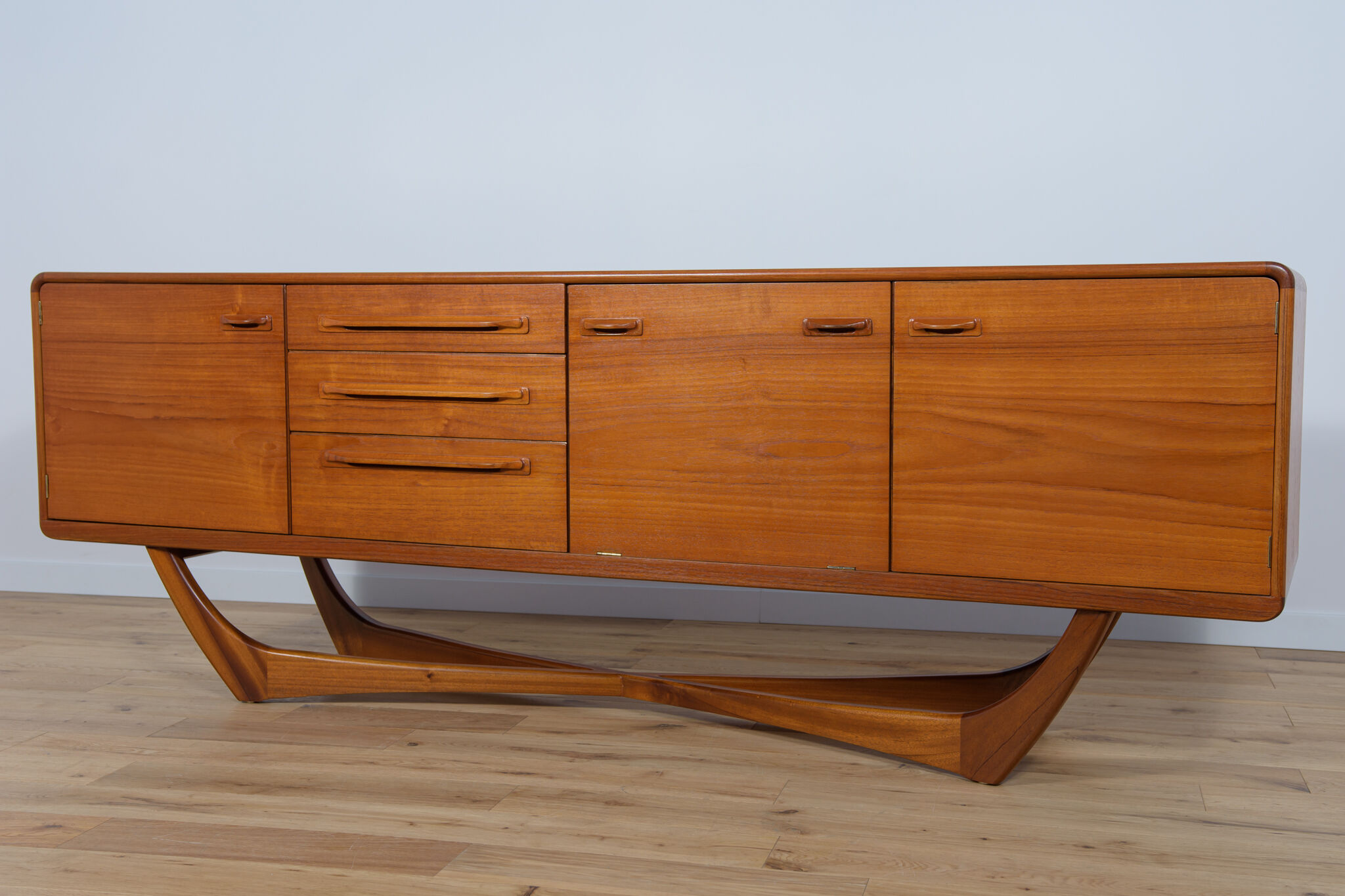 British teak sideboard, by  Beithcraft ,1960s