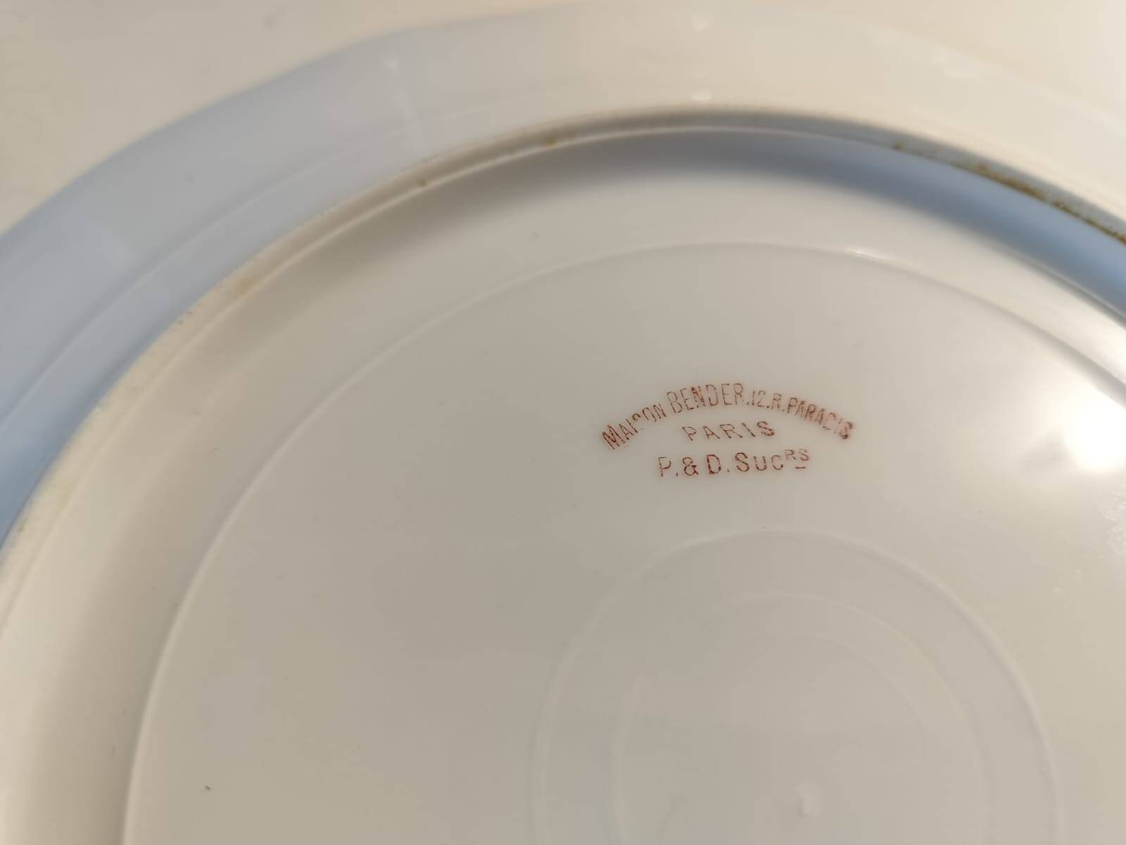 Service de 12 assiettes en porcelaine de Paris - H. Béziat / Maison Blender
