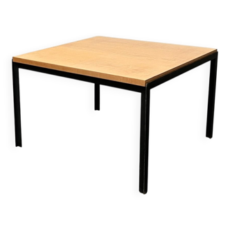 Mid-century minimalist side table model T-Angle 306 by Florence Knoll for Knoll International, 1950s.