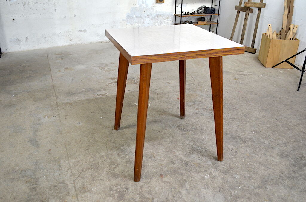 Table feet compass, 1960