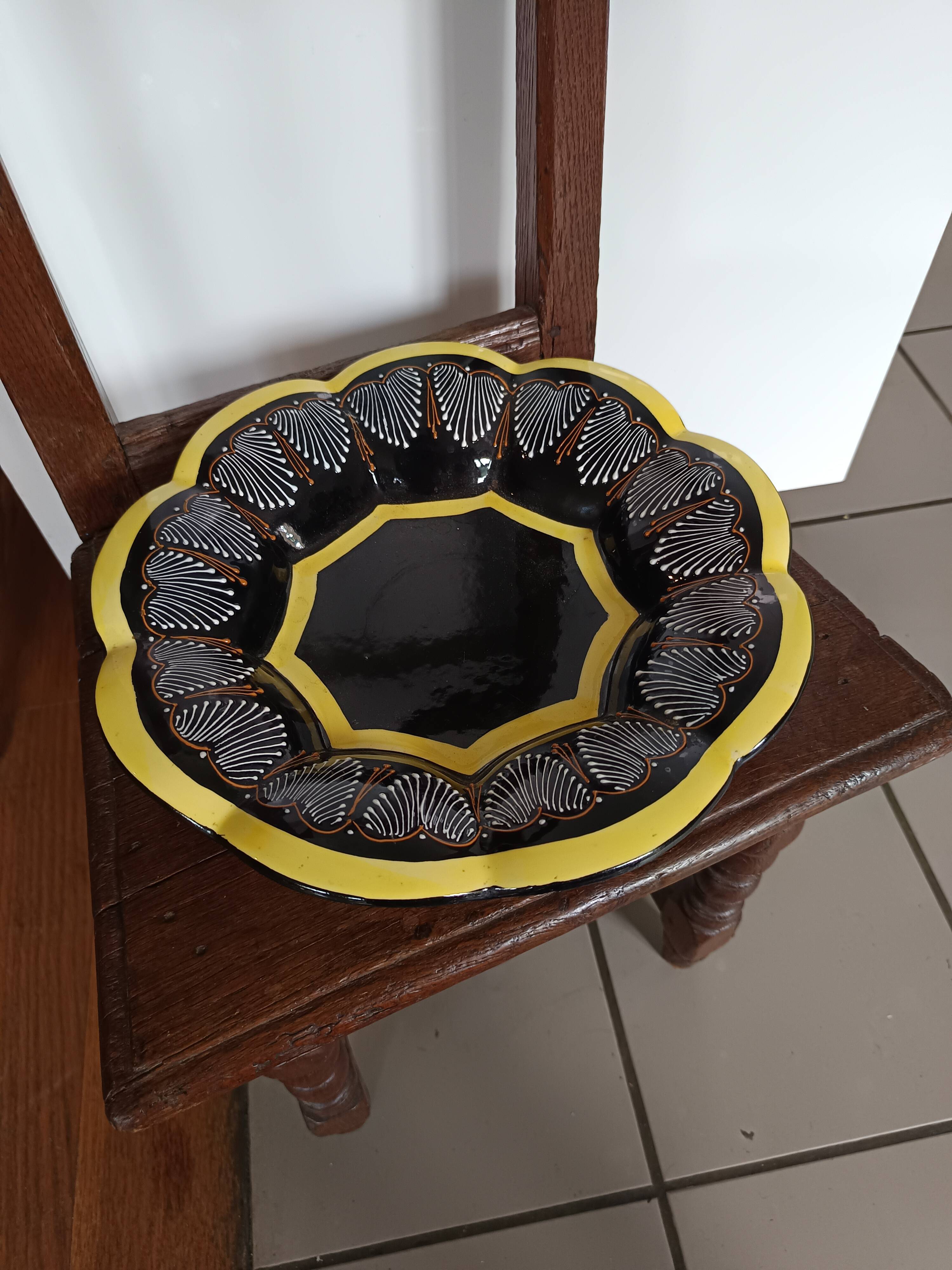 HB Quimper ceramic fruit bowl with beaded decoration