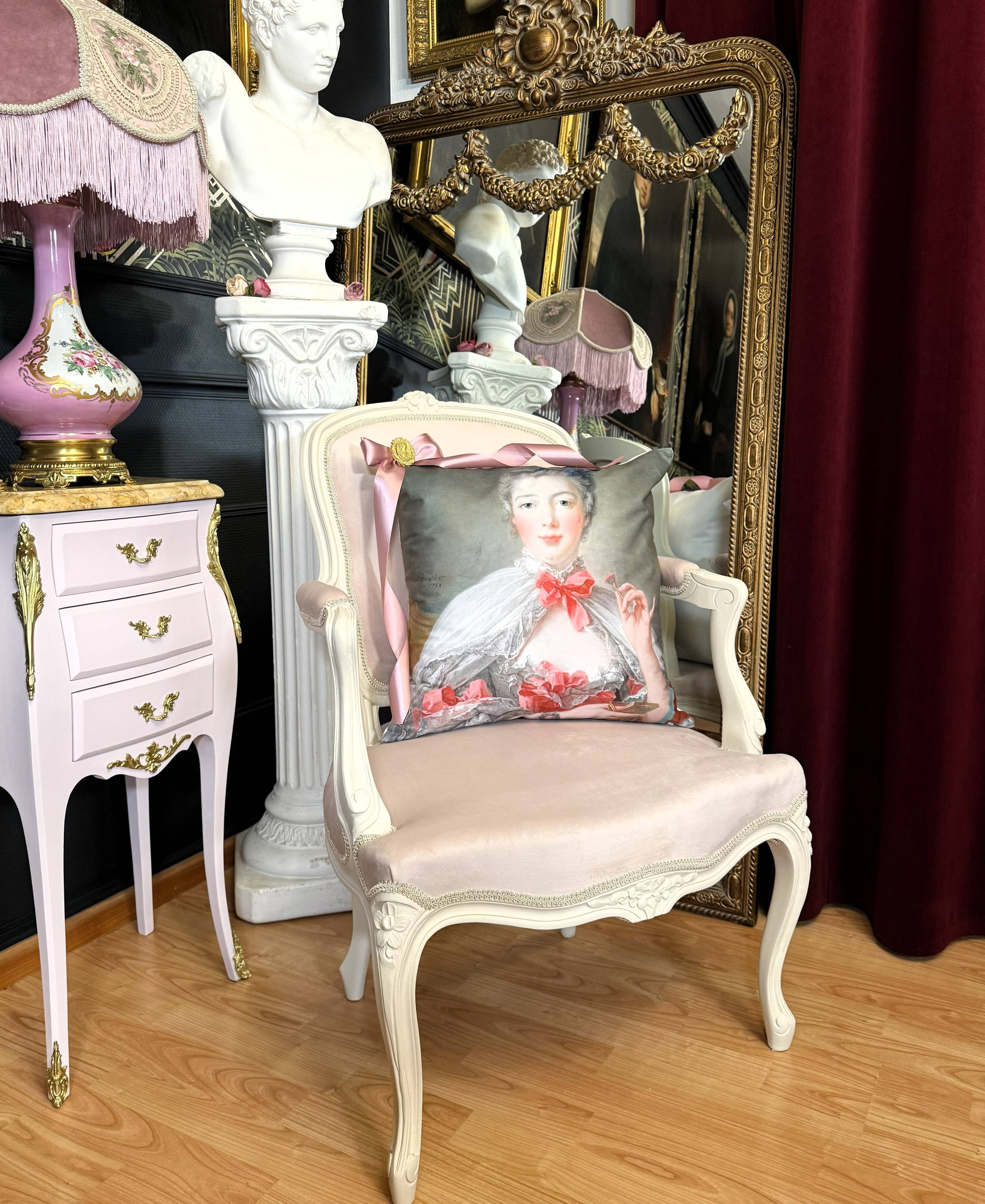 Louis XV armchair in pink velvet
