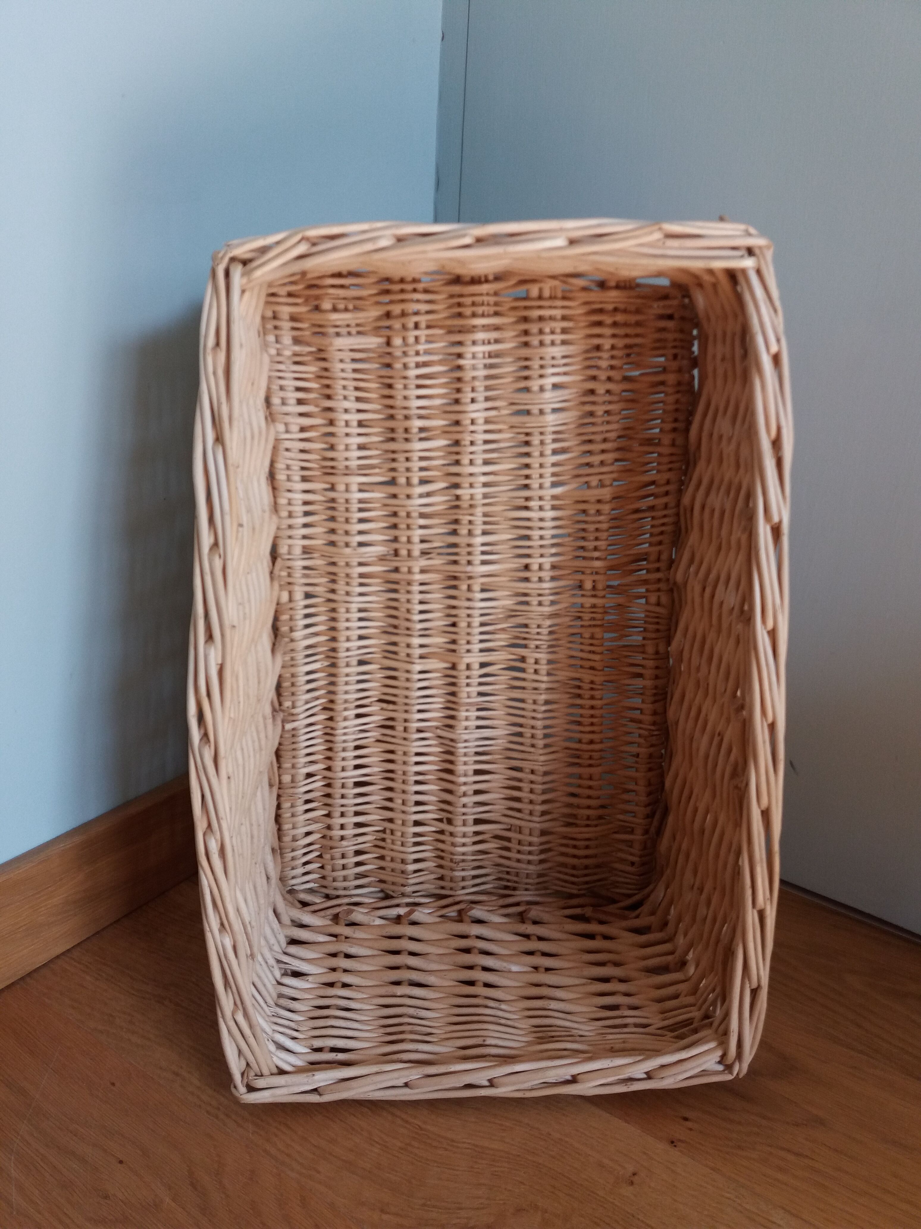 Rectangular wicker basket 48 cm by 31 cm