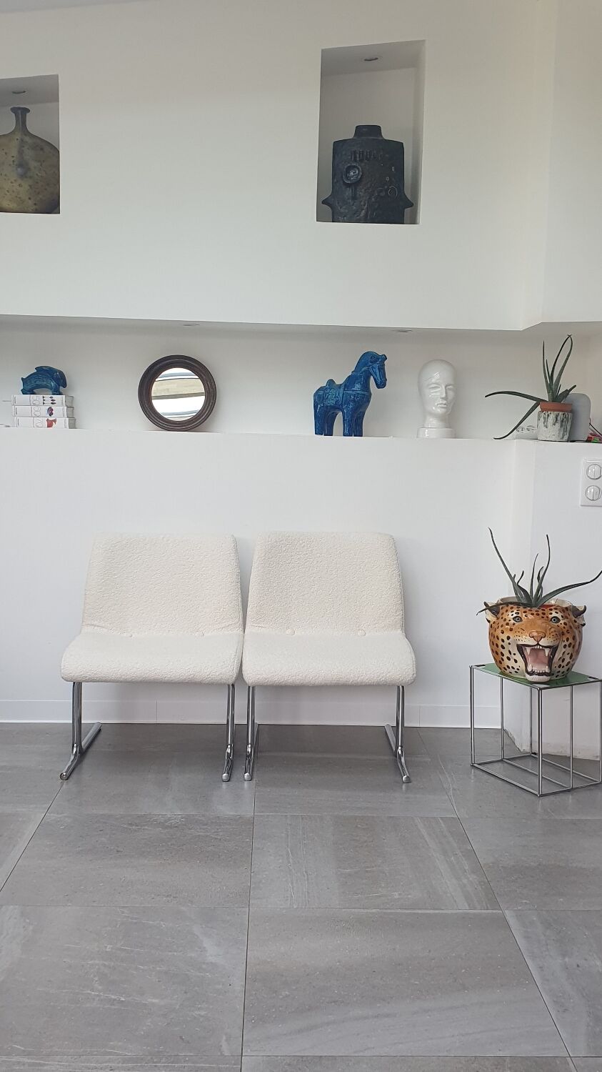 Pair of loop design heaters