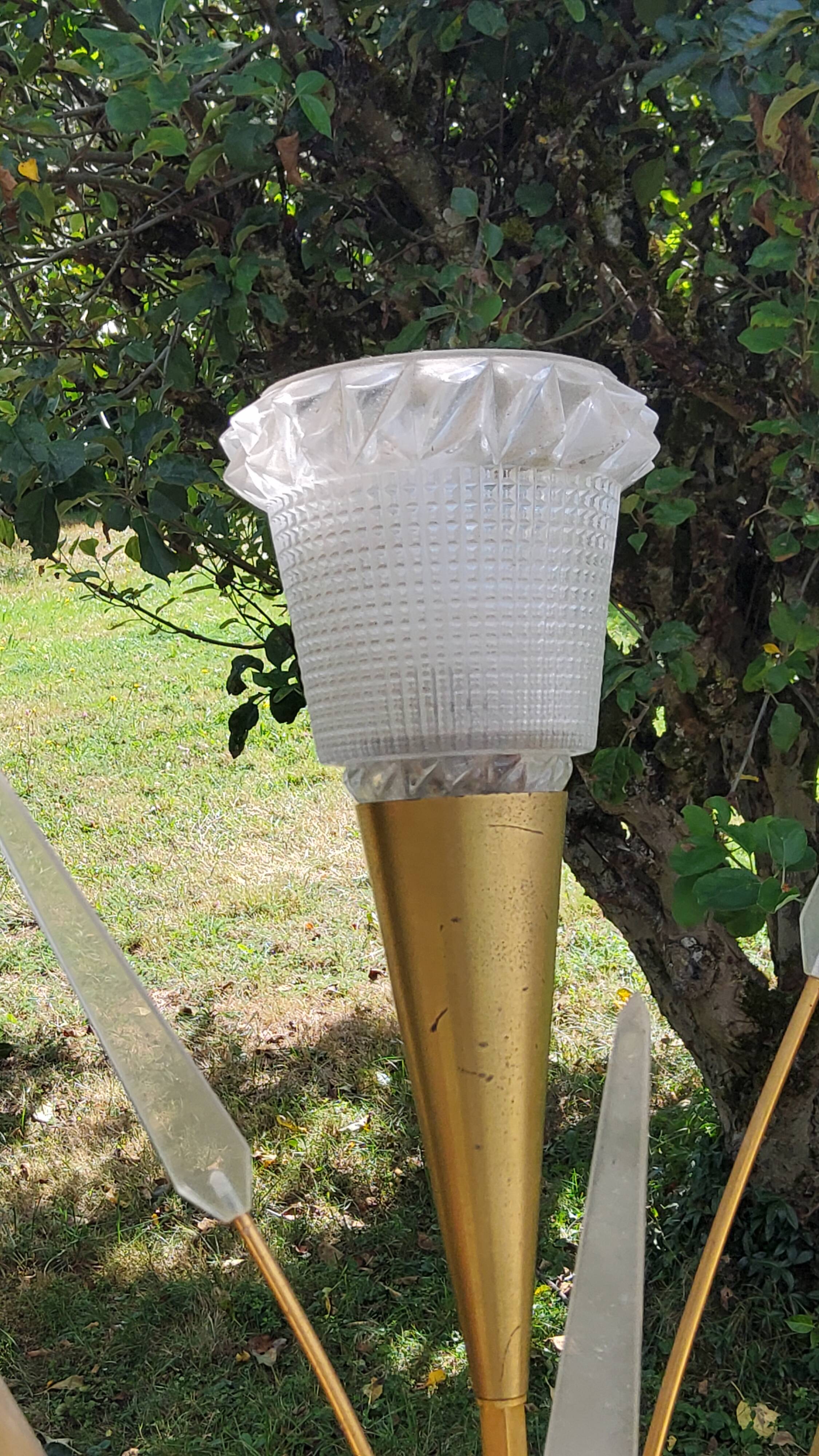 Vintage floor lamp in gilded brass with 5 glass tulips from the 50s