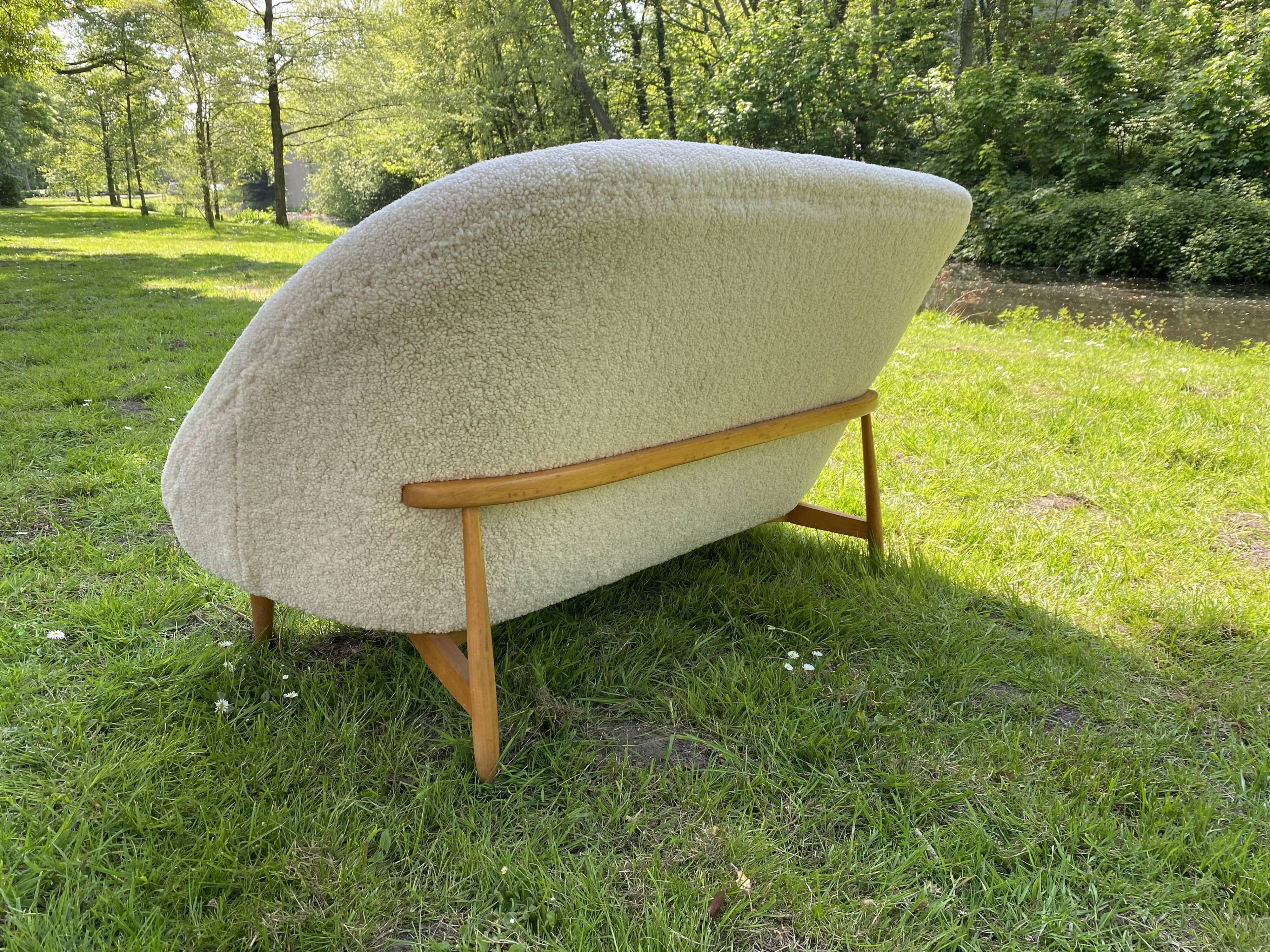 Canapé vintage bouclé 115 par Theo Ruth pour Artifort, années 1950