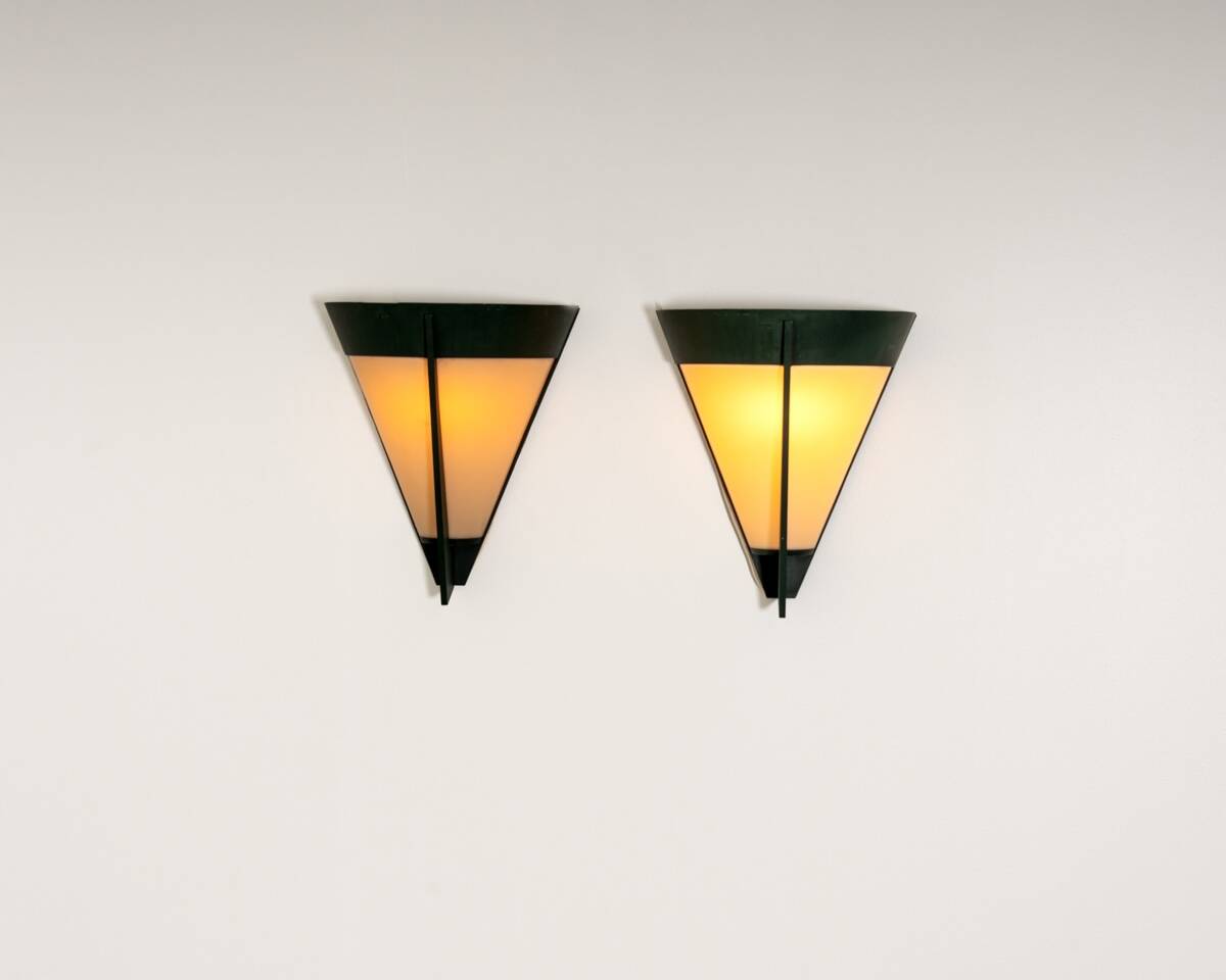Pair of Scandinavian conical wall lamps in metal and bakelite, 1950s/1960s
