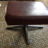 Low swivel stool