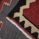 Tapis Kilim en laine grise et bordeaux, années 1970