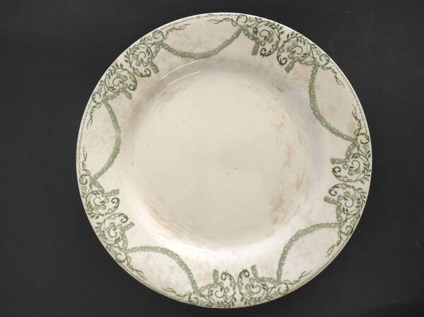 Set of 8 flat plates, Napoleon Terre de fer service