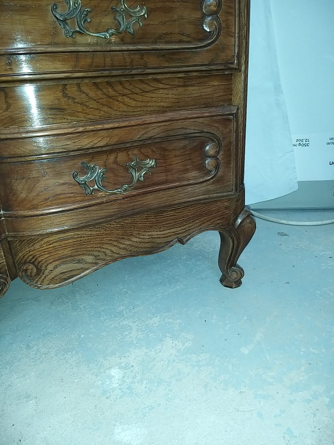 Chest of drawers crossbow