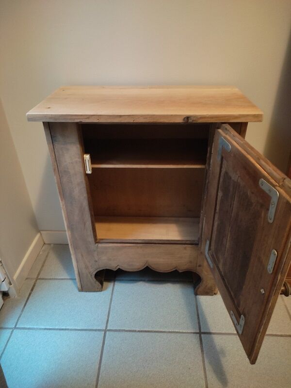 Solid wood furniture