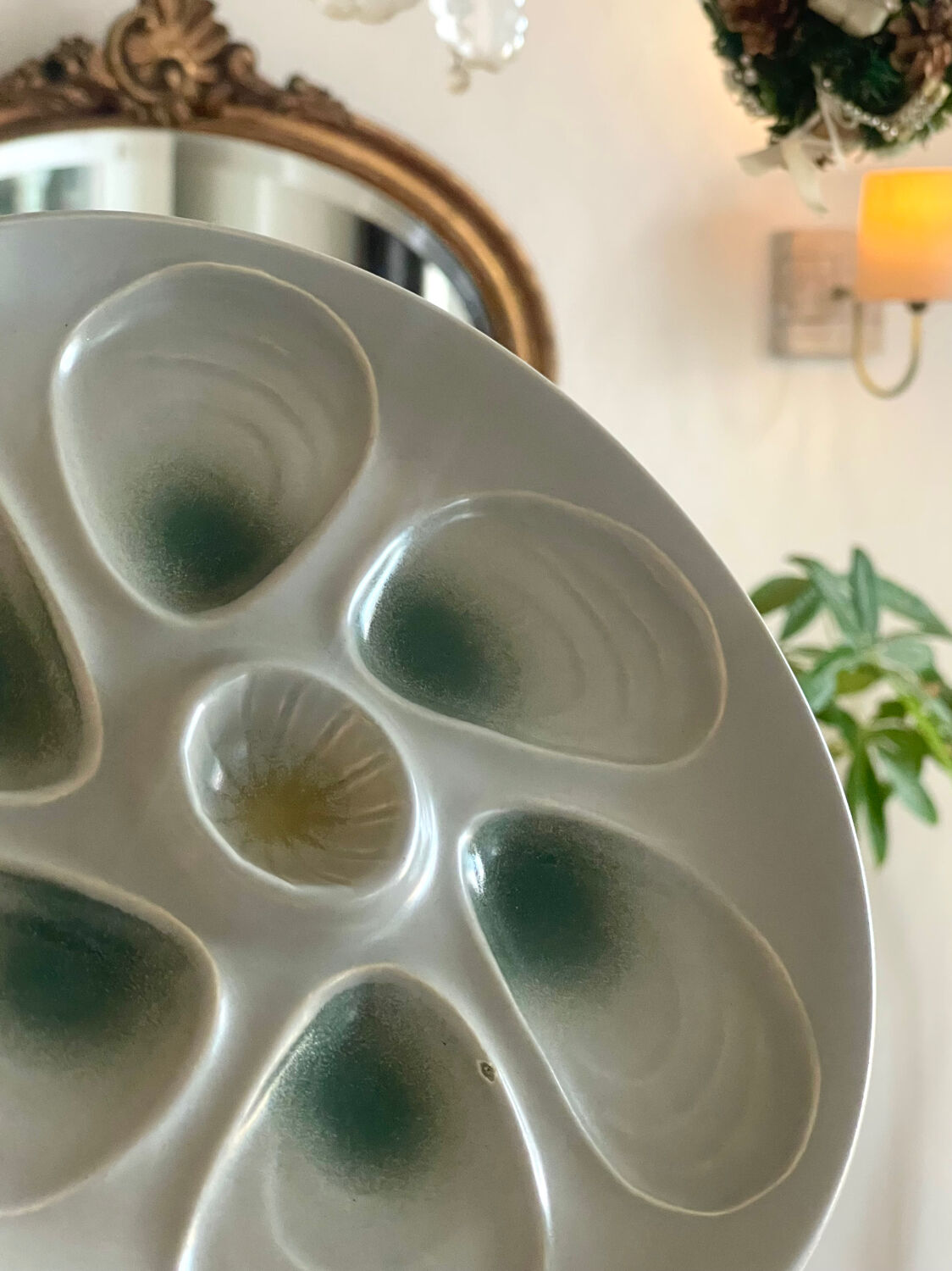 11 oyster plates 1960.