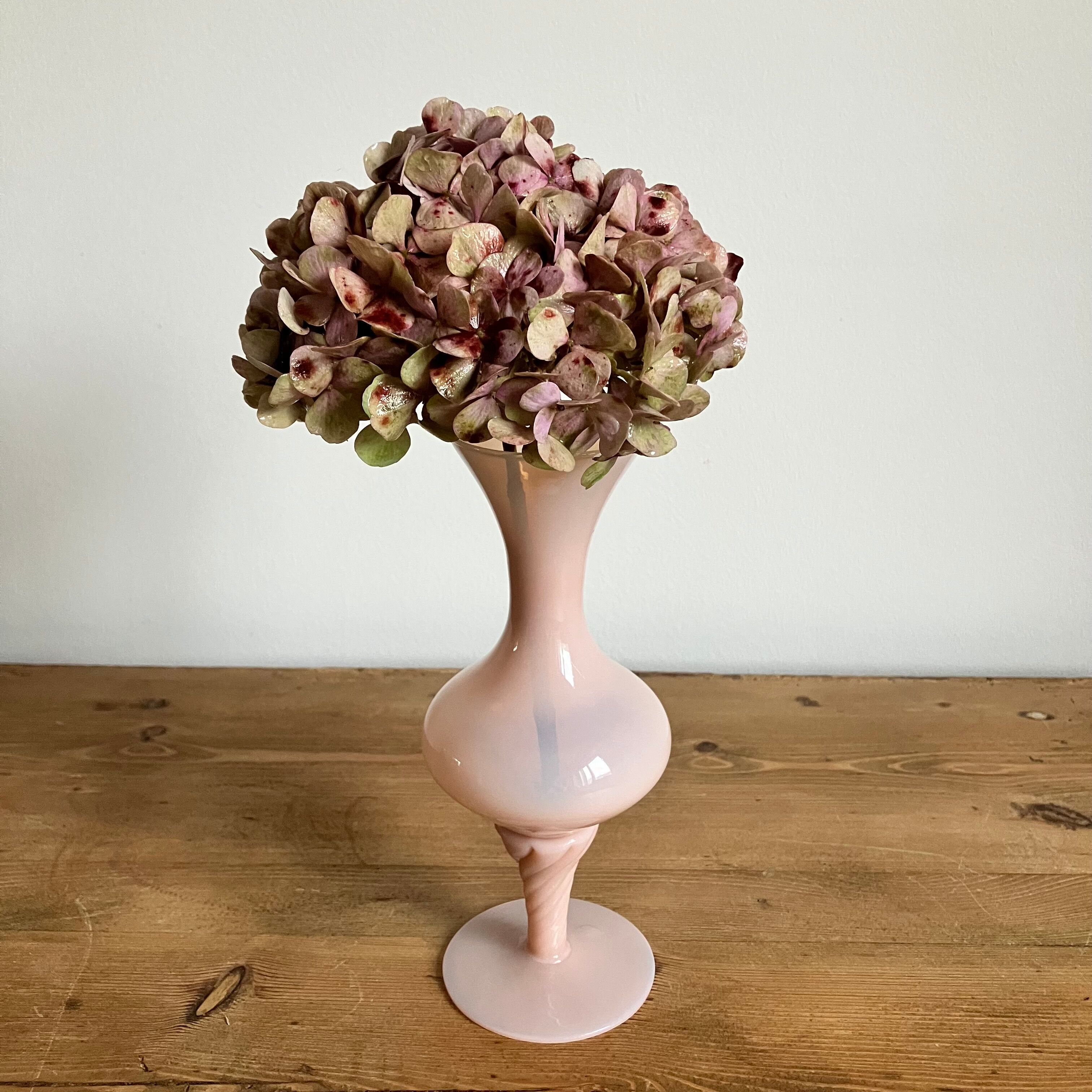 Pink opaline soliflore vase