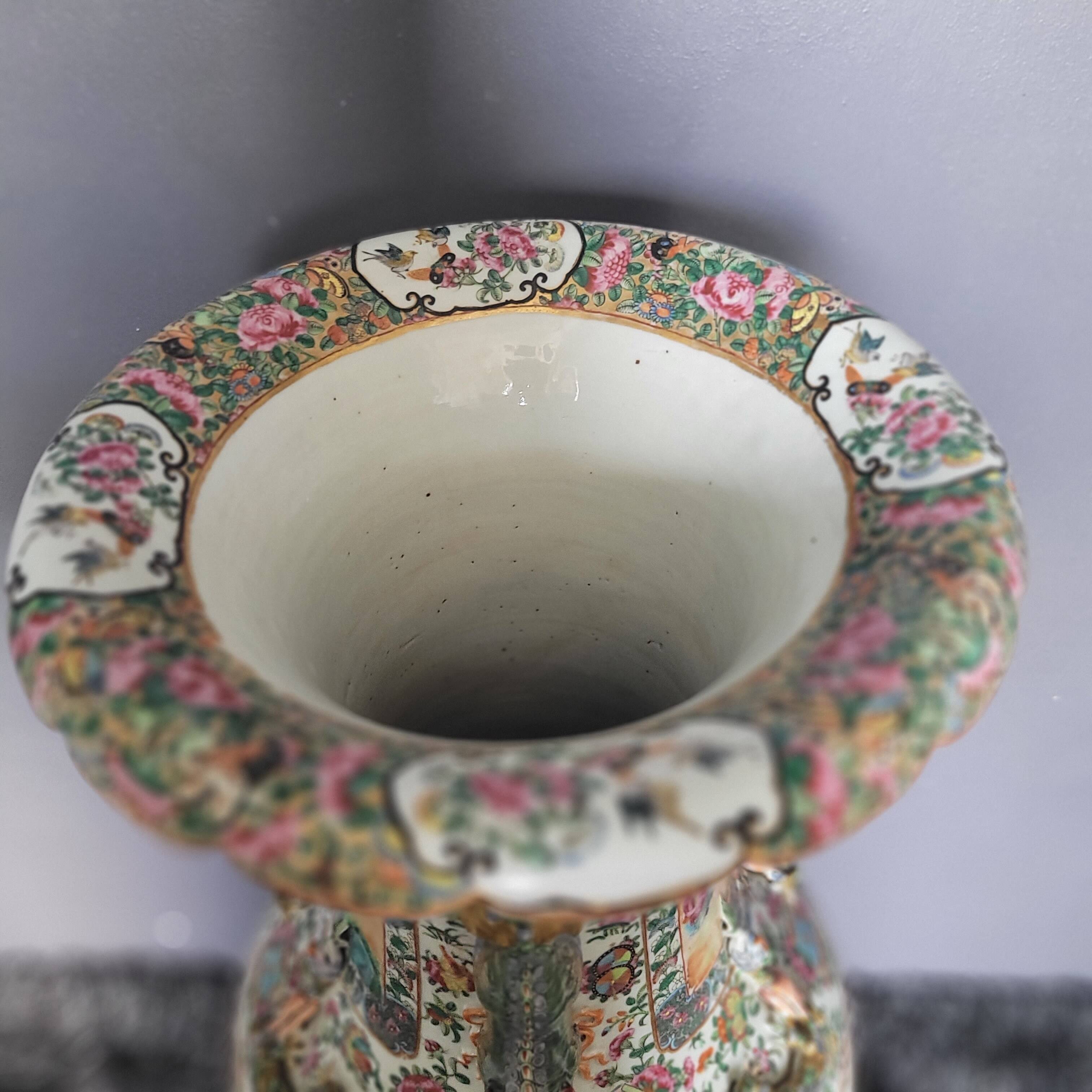 Very large Chinese vase (92 centimeters)