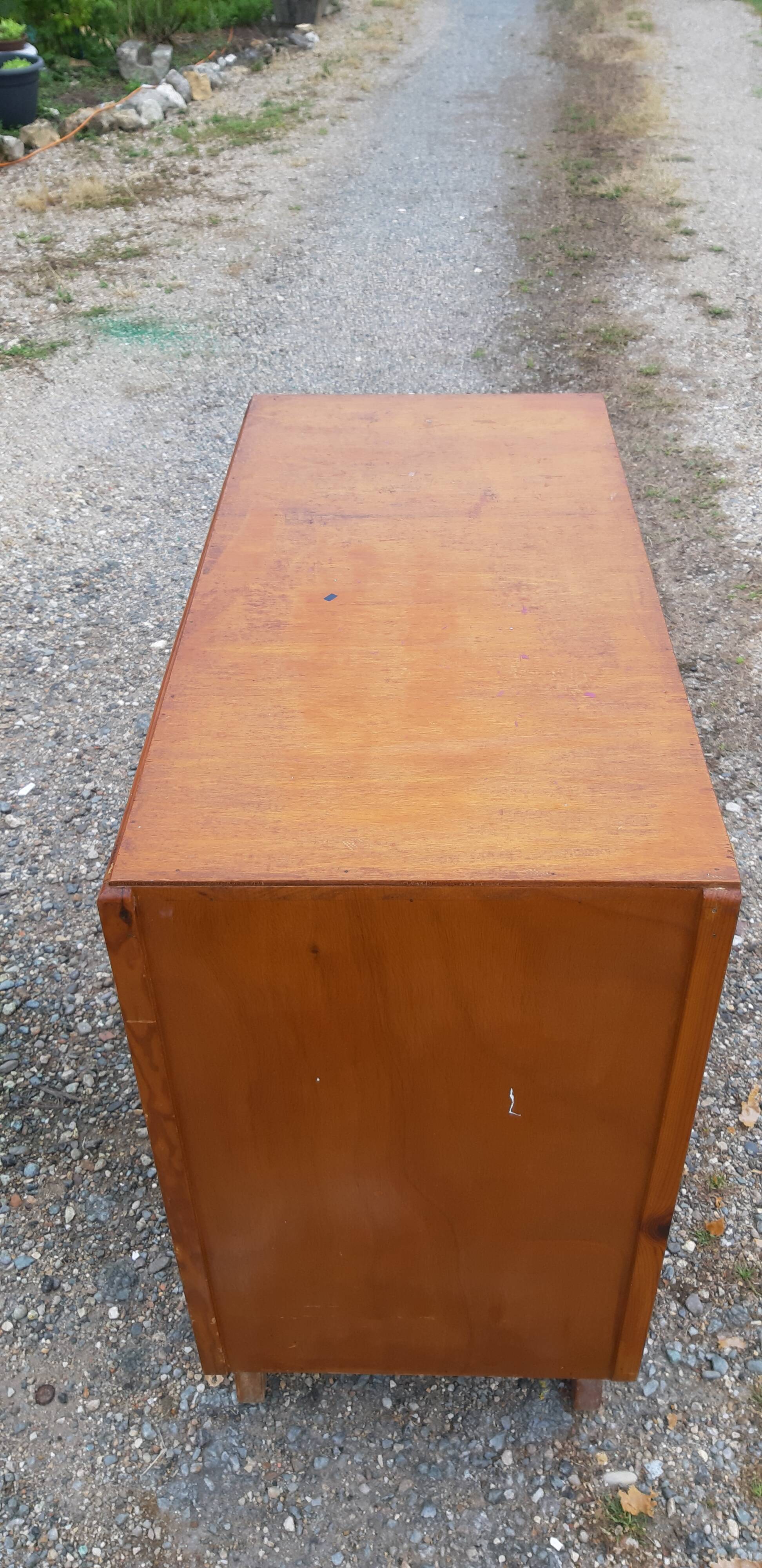Vintage chest of drawers of the 50s in wood