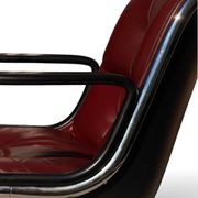 Fauteuil Executive Charles Pollock pour Knoll, cuir bordeaux