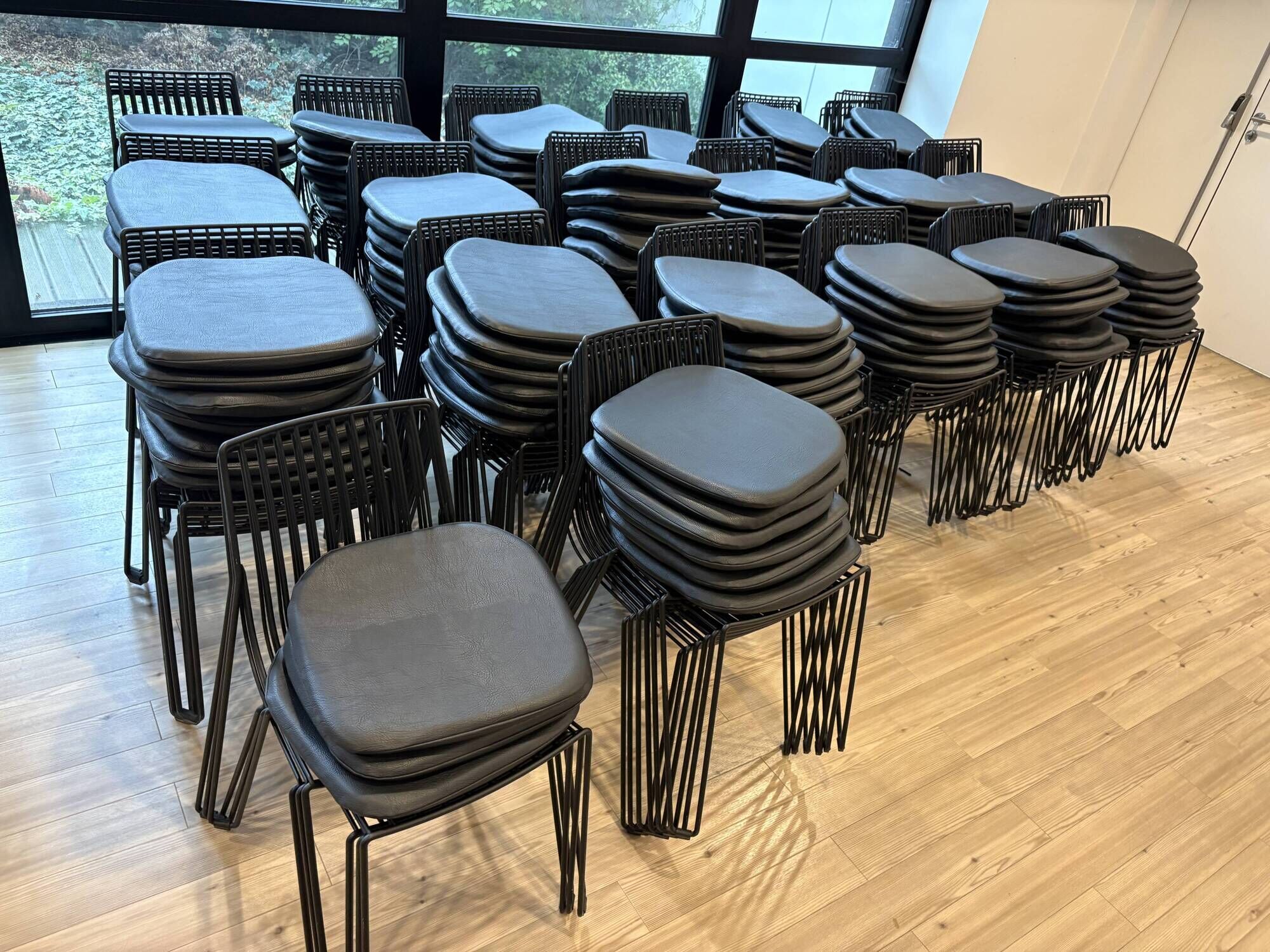 Stackable metal chair for outdoor and indoor use