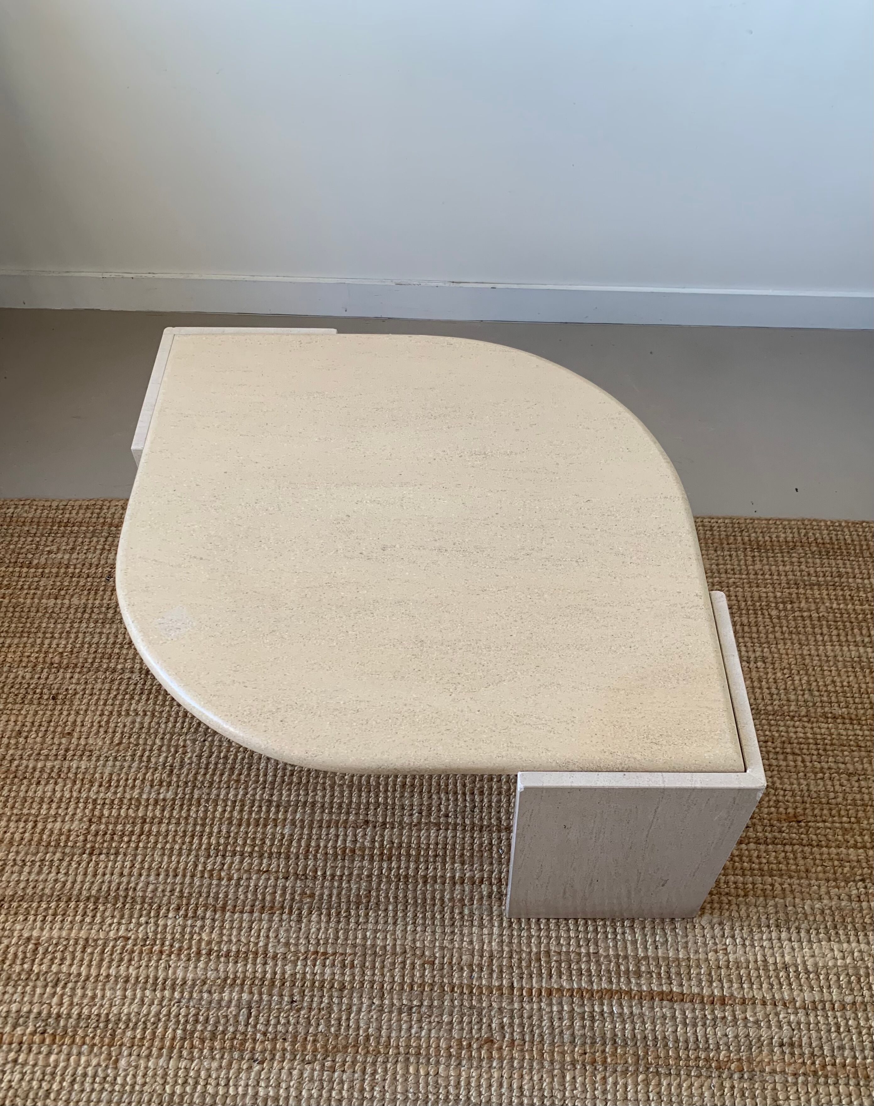 Table basse en travertin vintage