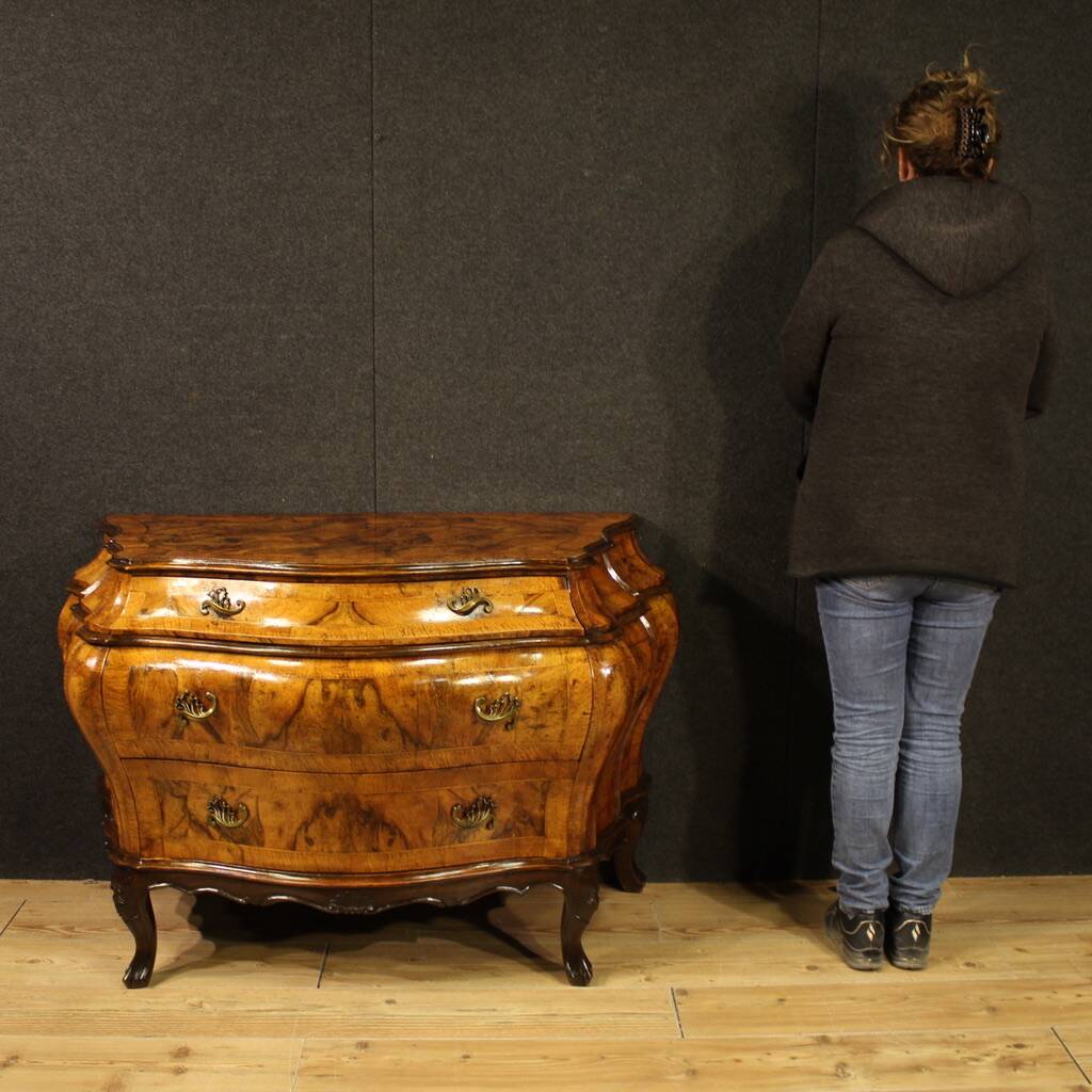 20th century Venetian wooden dresser