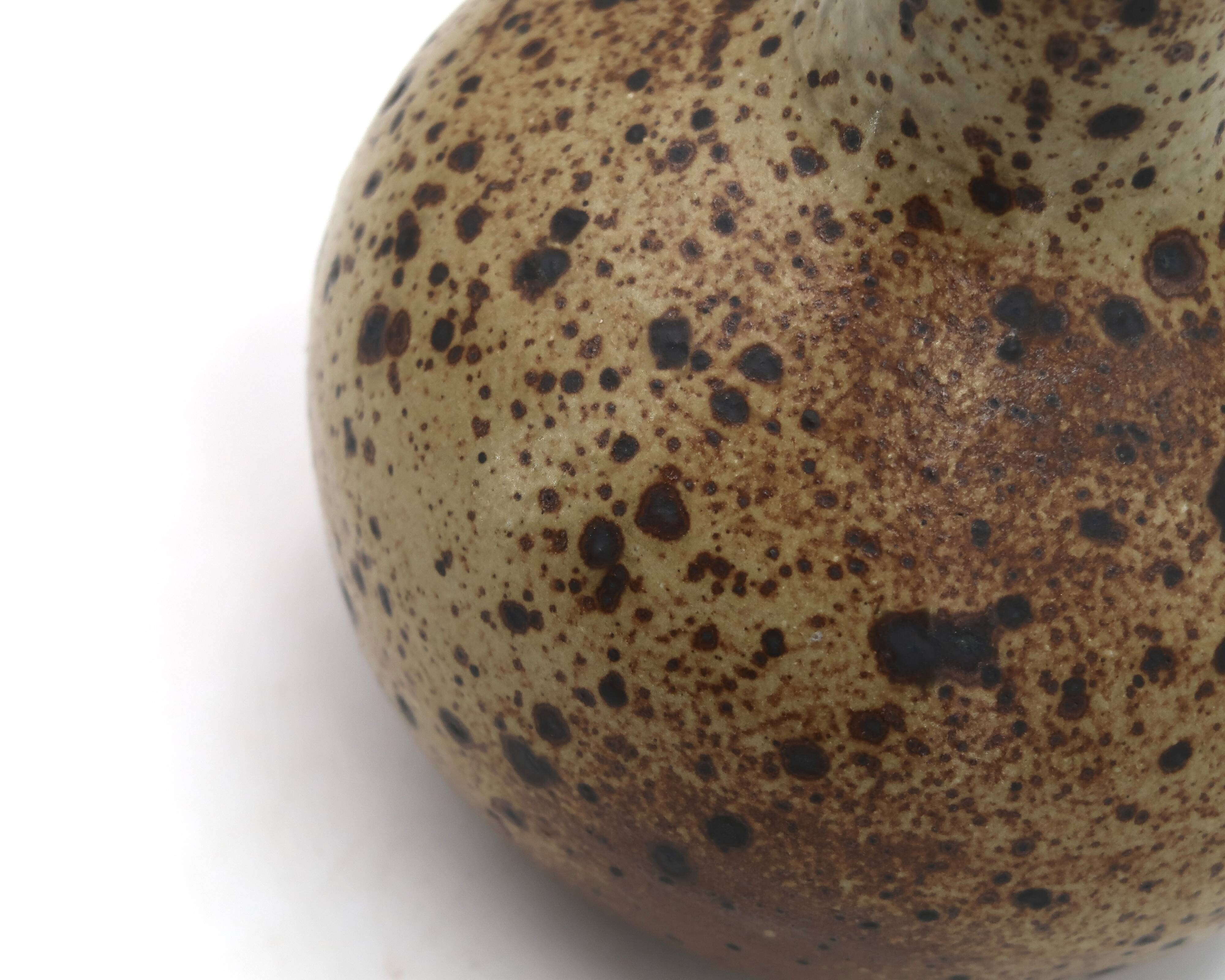 Lampe en grès, abat jour blanc, années 70