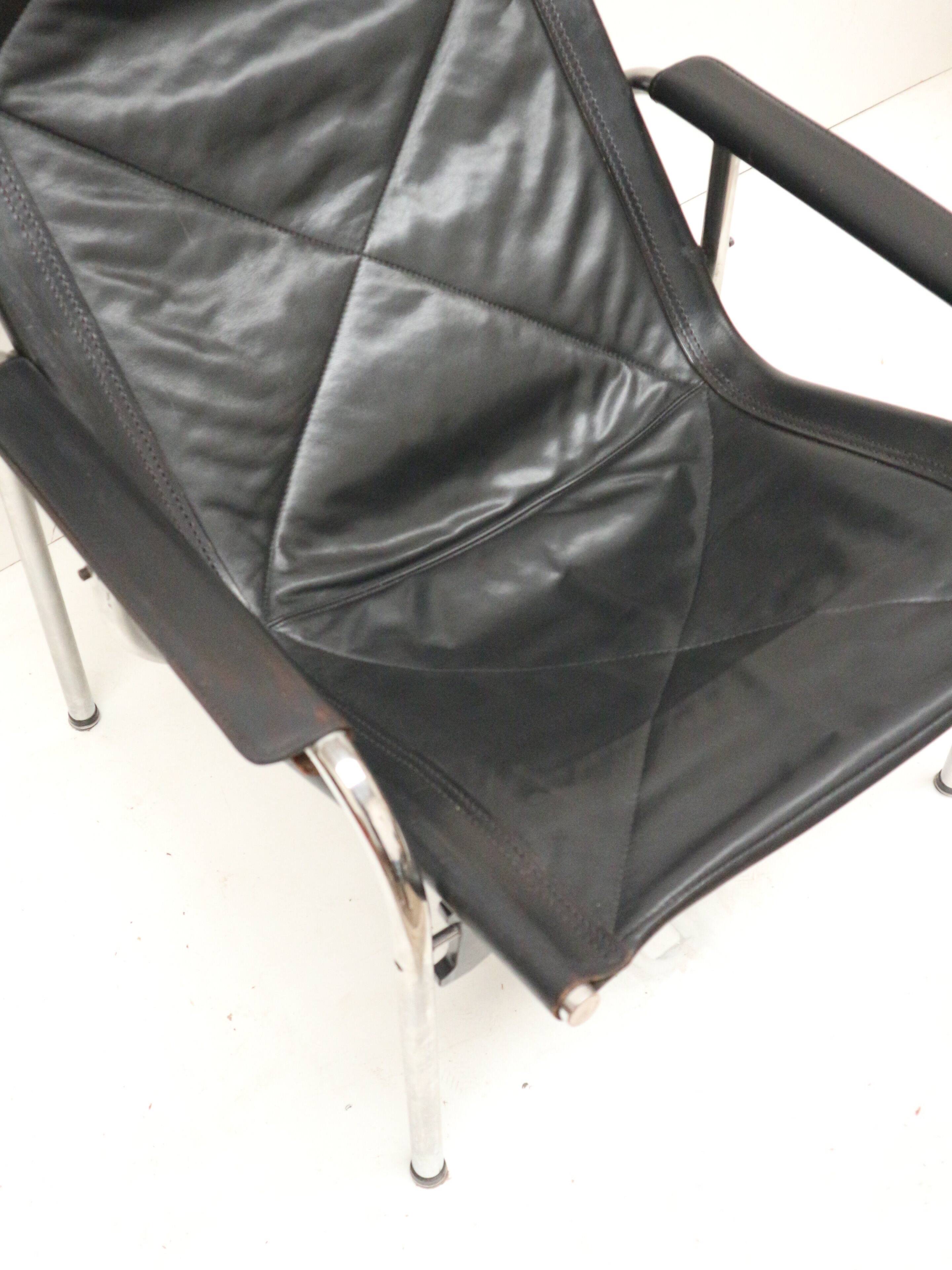 2x Vintage black leather armchair by Strässle HE1106 designed by Hans Eichenberger