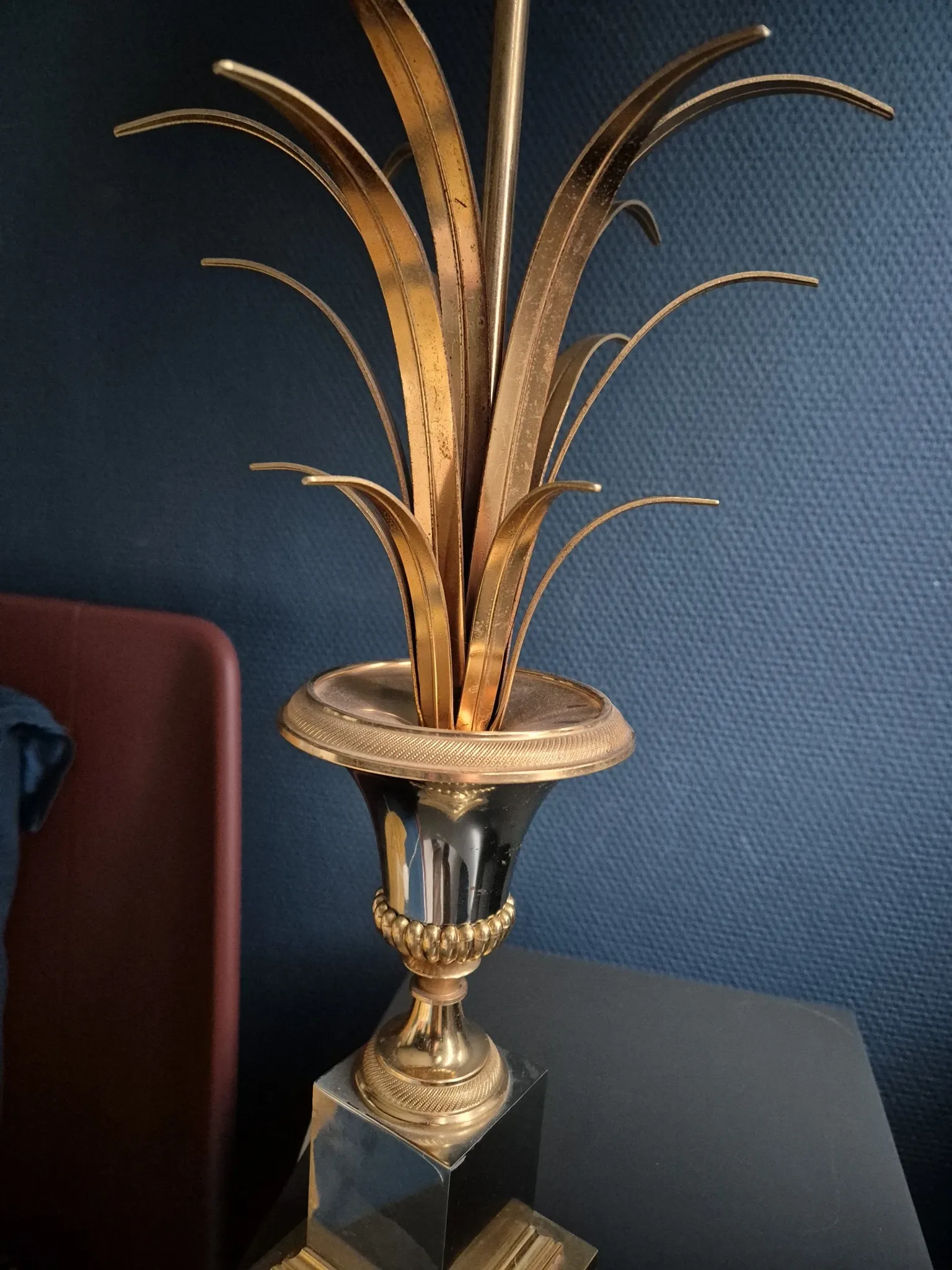 Pineapple lamp