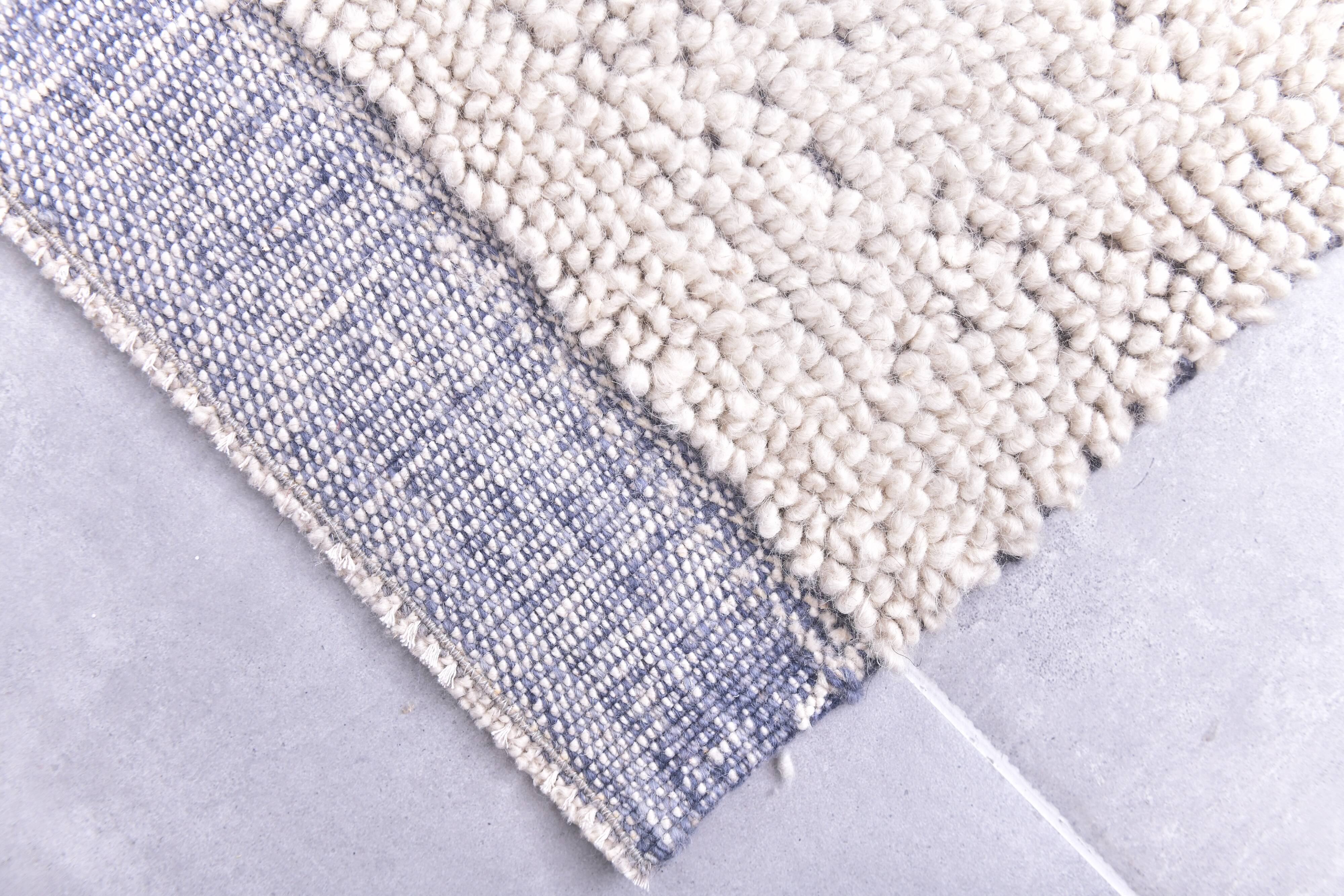 9x12 Soft Pastel White & Blue Vintage Rug, 273x357Cm