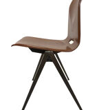 Stackable school Chair S22 de Pagholz Galvanitas
