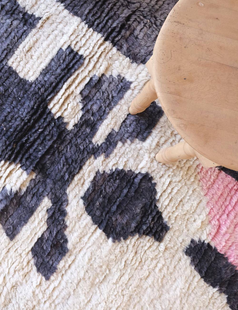 Contemporary Design Rug - 295 x 205 cm