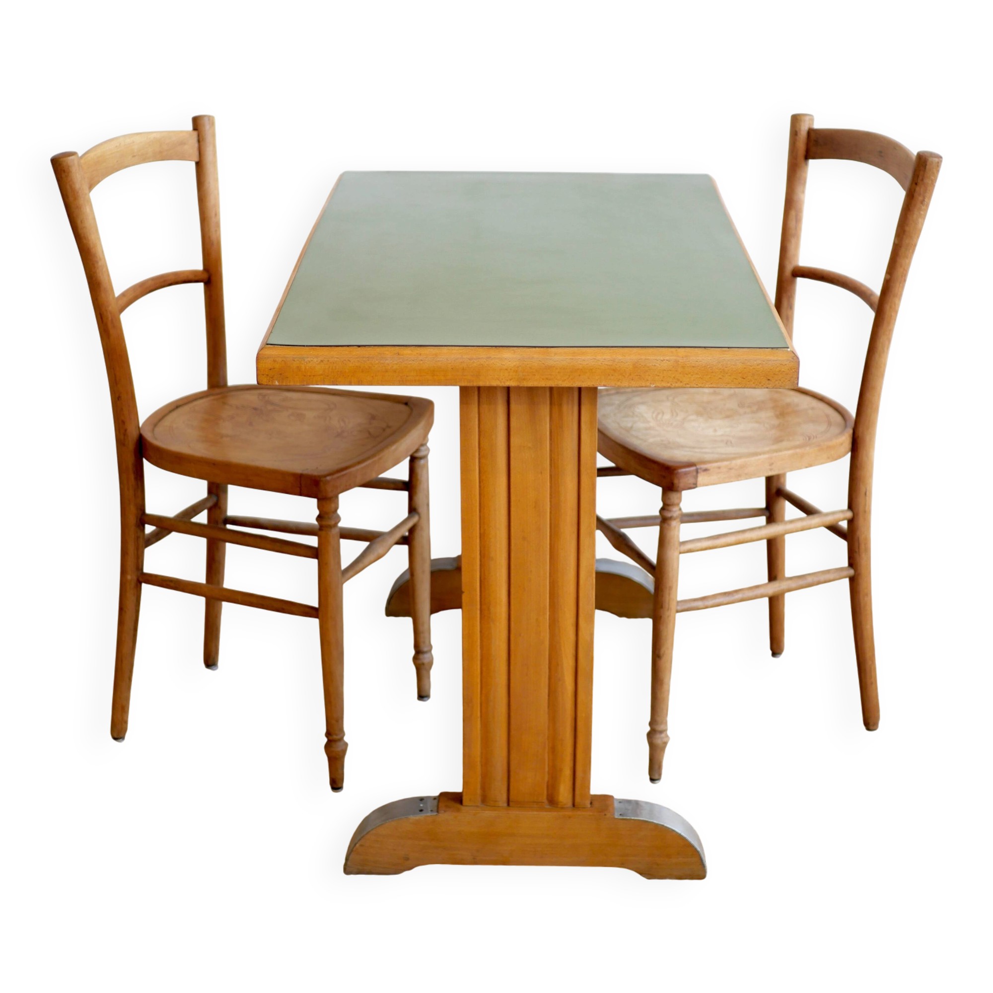 Bistro table and its two 1950s chairs