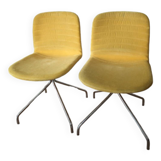 Lot de 2 chaises en velours jaune pieds inox Made in Italy