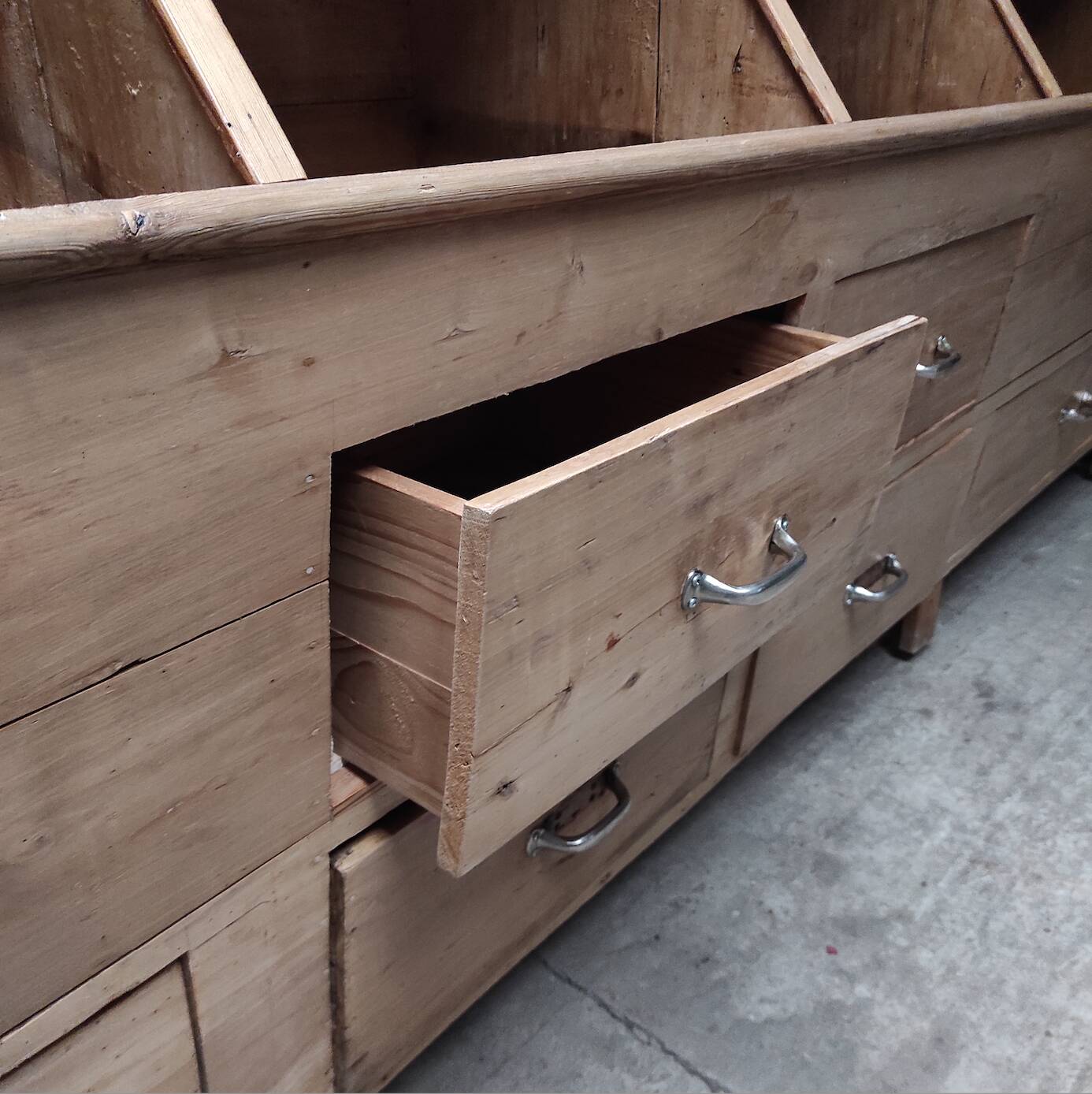 Meuble d'épicerie ancien | Meuble de rangement vintage | Caractère et fonctionnalité