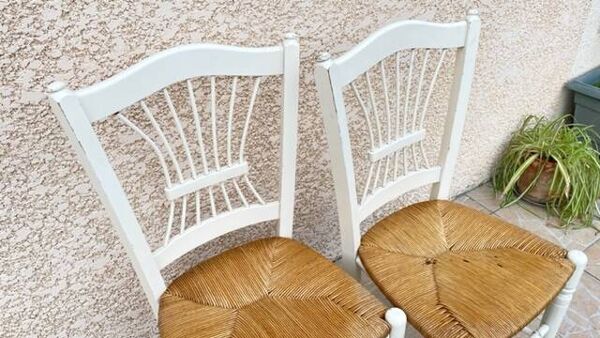 Chaises paillées blanches vintage