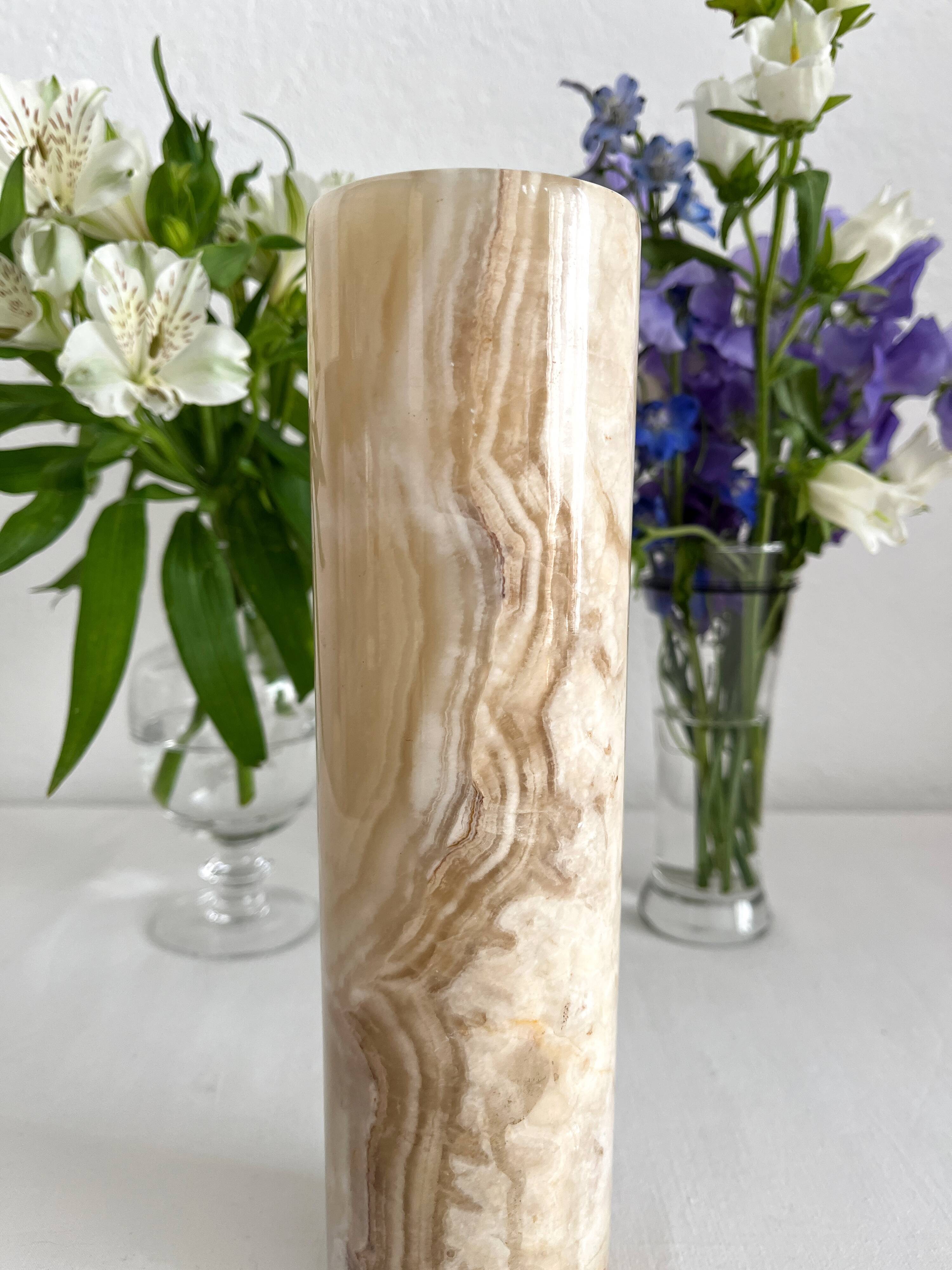 Straight vase in vintage alabaster or onyx