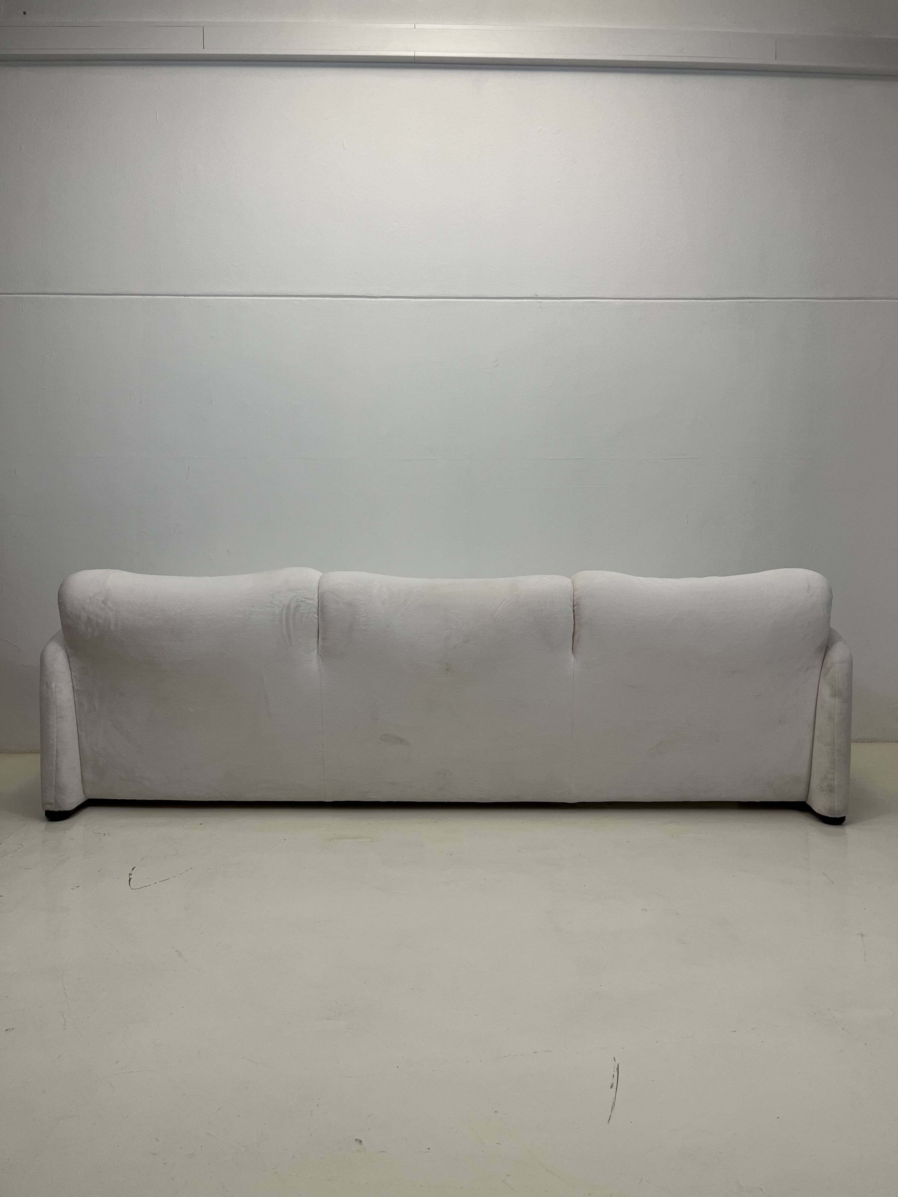 Sofa Maralunga by Vico Magistretti for Cassina