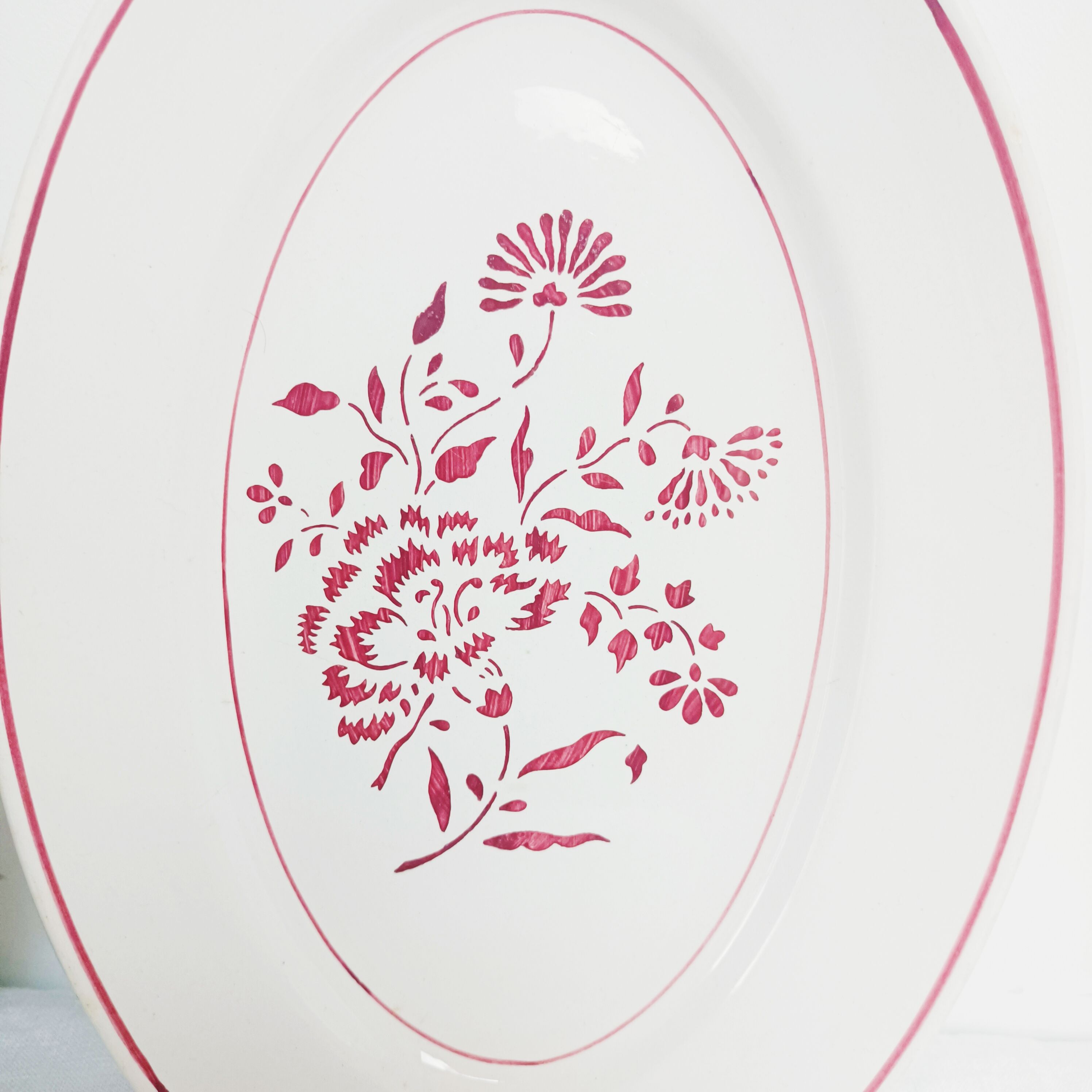 K&G Lunéville Oval Dish Eyelets