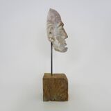 Face sculpture in polychrome earth and plaster, cabinet of curiosities. Ph Monaux. Ariège artist