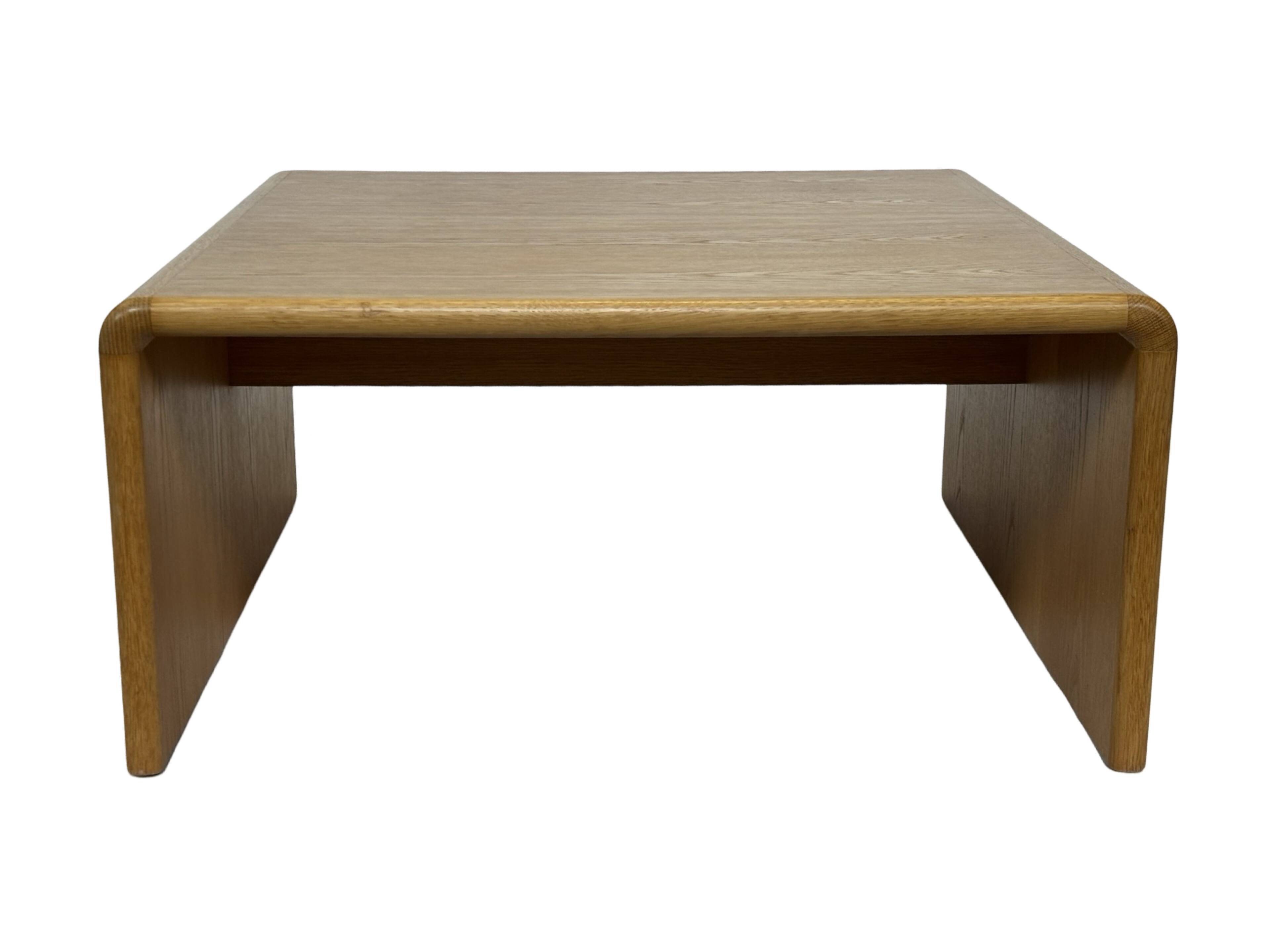 Table basse carrée minimaliste en chêne, années 70