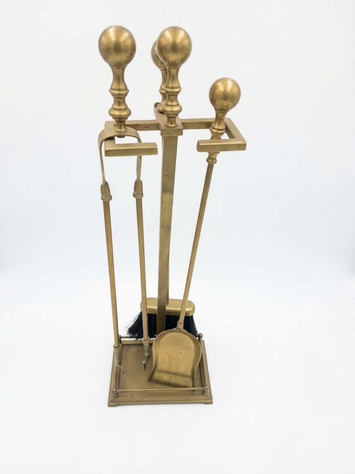 Fireplace tool set in brass