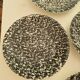 12 assiettes plates moucheté noir manufacture Chantilly France