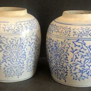 Vietnam pair of ginger pots made in China19th century